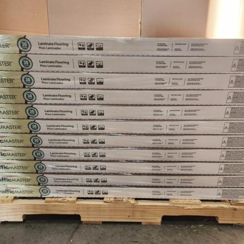 Phoenix NEW TrafficMaster Kellum Valley Oak Gunstock Brown 7 mm T x 8 in. W Laminate Wood Flooring (792 sqft/33 case)