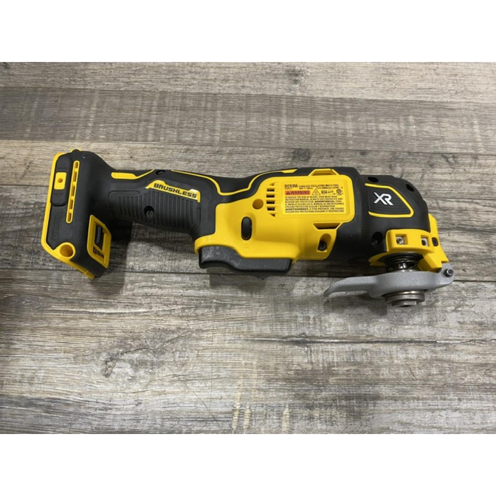 AS-IS DEWALT 20V MAX XR Cordless Brushless 3-Speed Oscillating Multi Tool Kit