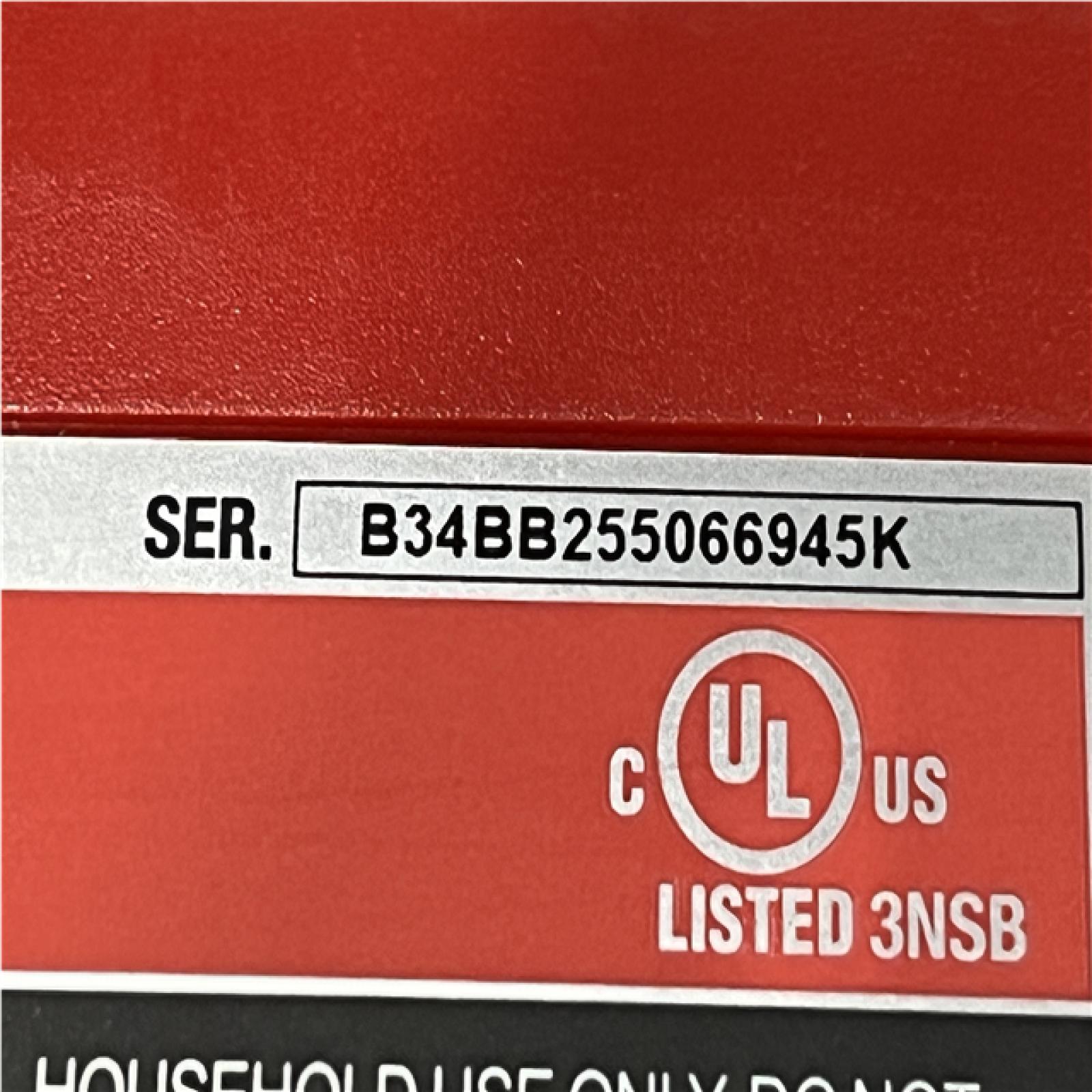NEW - Milwaukee 18-Volt 2 Gal. Lithium-Ion Cordless Wet/Dry Vacuum (Vacuum-Only)