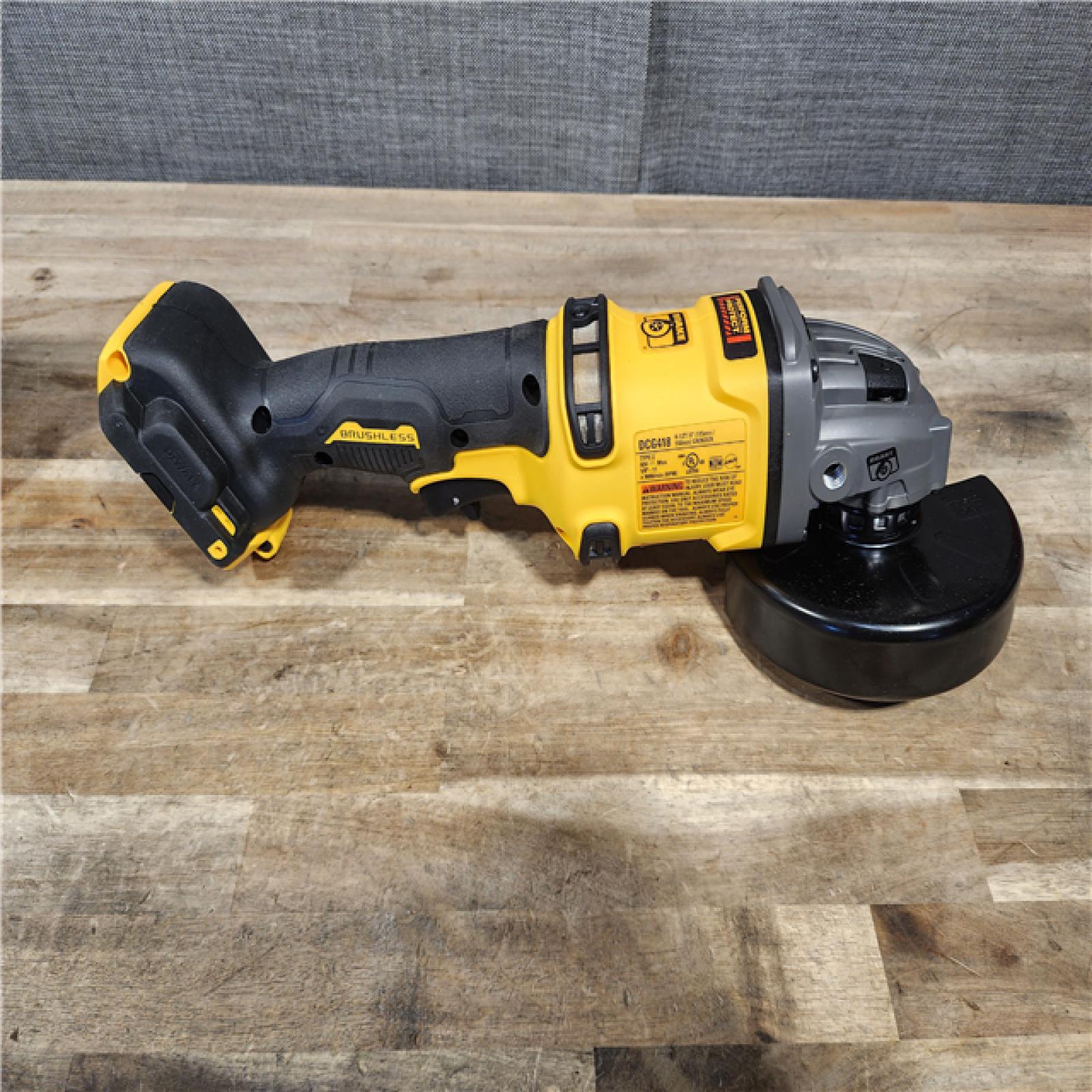 HOUSTON LOCATION - AS-IS DeWalt FLEXVOLT 60V Cordless 4-1/2 to 6 in. Grinder Kit (Battery & Charger)