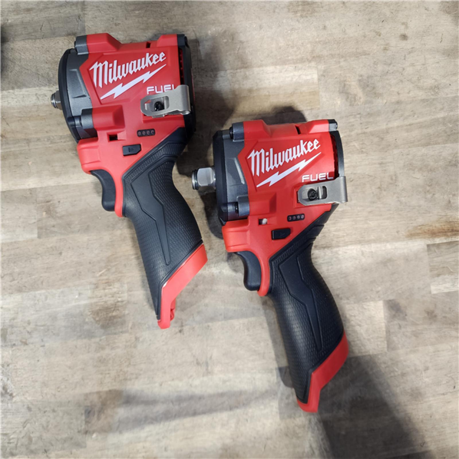 HOUSTON LOCATION - AS-IS MILWAUKEE 2 TOOL COMBO KIT W/ (2) BATTERY & CHARGER