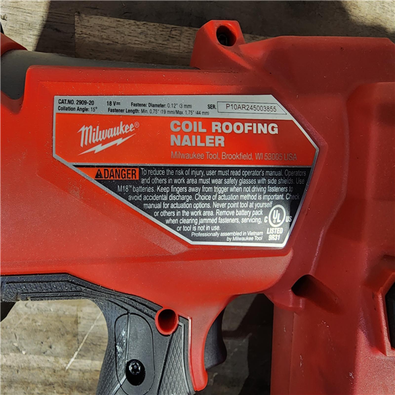 HOUSTON LOCATION - AS-IS Milwaukee M18 FUEL Coil Roofing Nailer (TOOL ONLY)