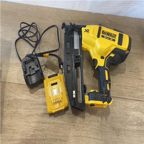 AS-IS DEWALT 20V MAX XR 16-Gauge Electric Cordless Angled Finishing Nailer Kit