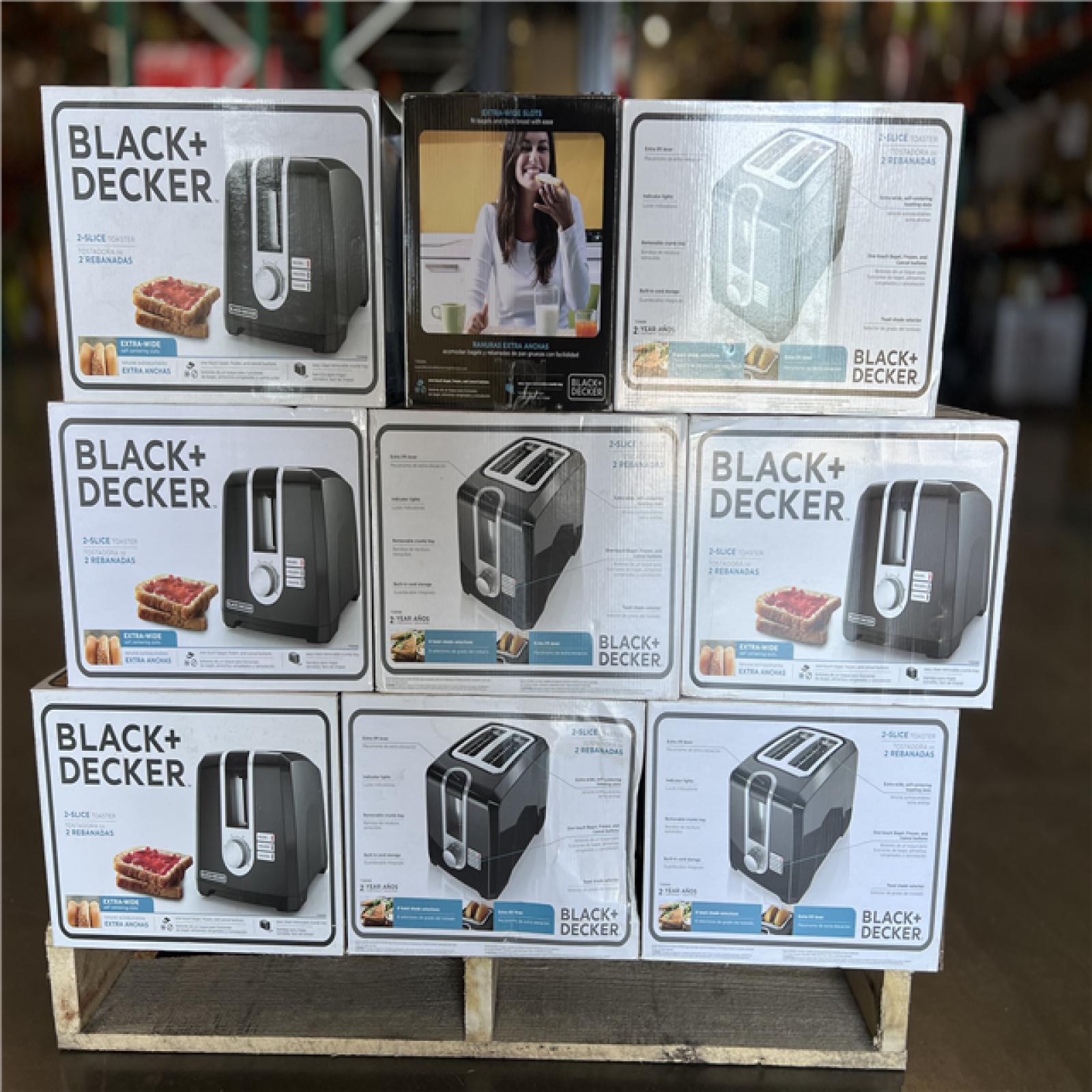 DALLAS LOCATION - BULLSEYE BLACK+DECKER 2-Slice Toaster,Extra Wide Slots PALLET - (42 UNITS)