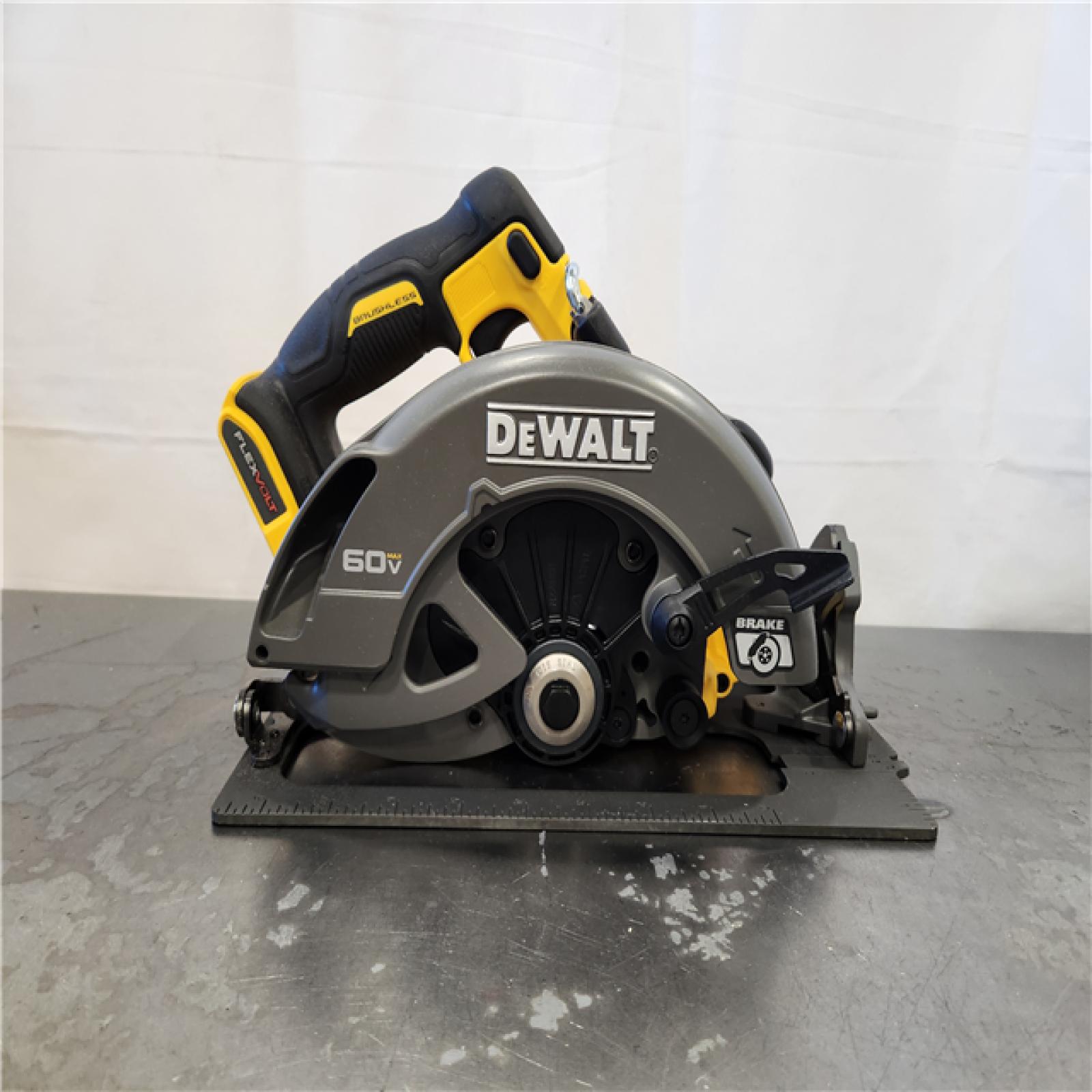AS-IS- DeWALT Flexvolt Max 7-1/4  60V Brushless Circular Saw  (Bare Tool)