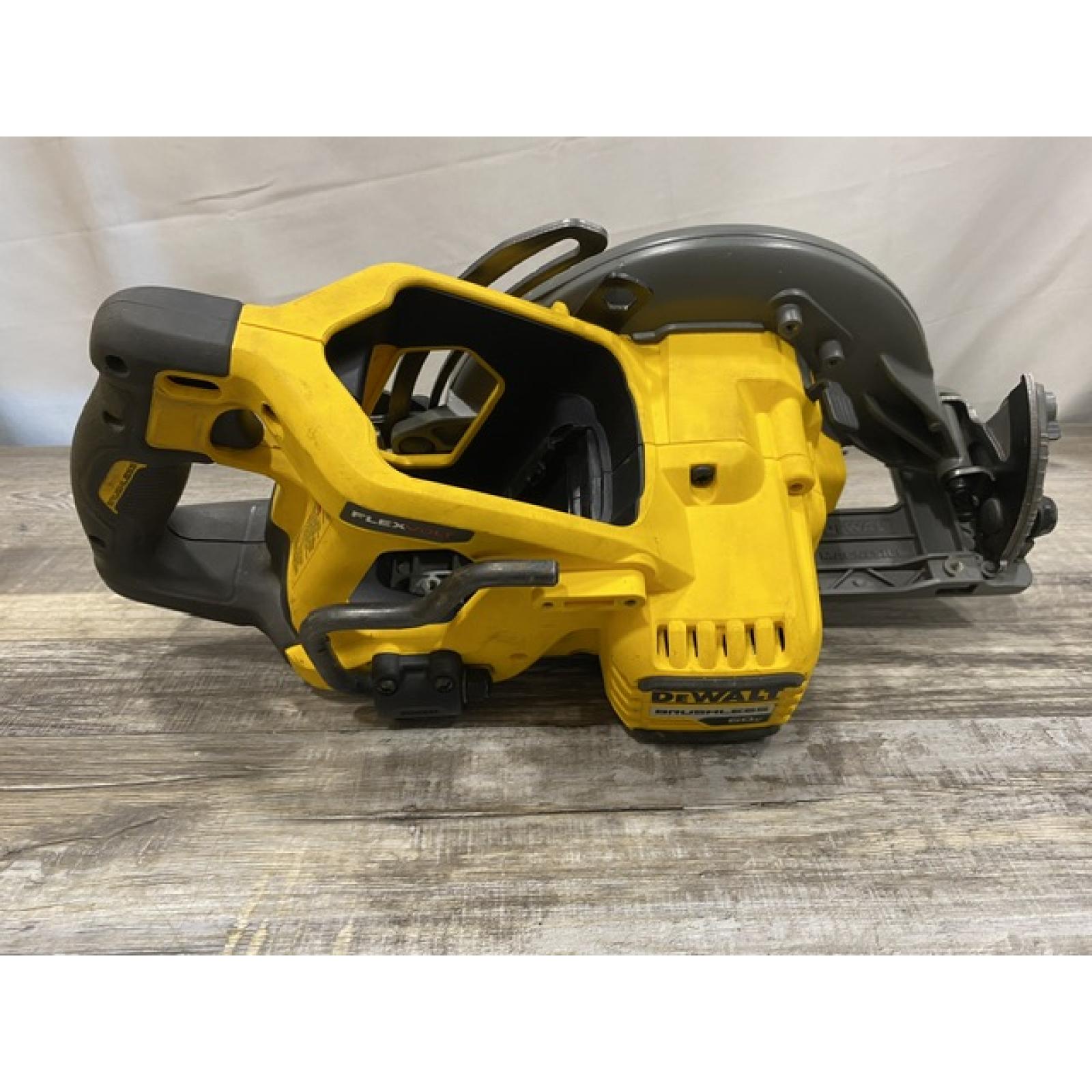 AS-IS DEWALT FLEXVOLT 60V MAX Cordless Brushless 7-1/4 in. Wormdrive Style Circular Saw (Tool Only)