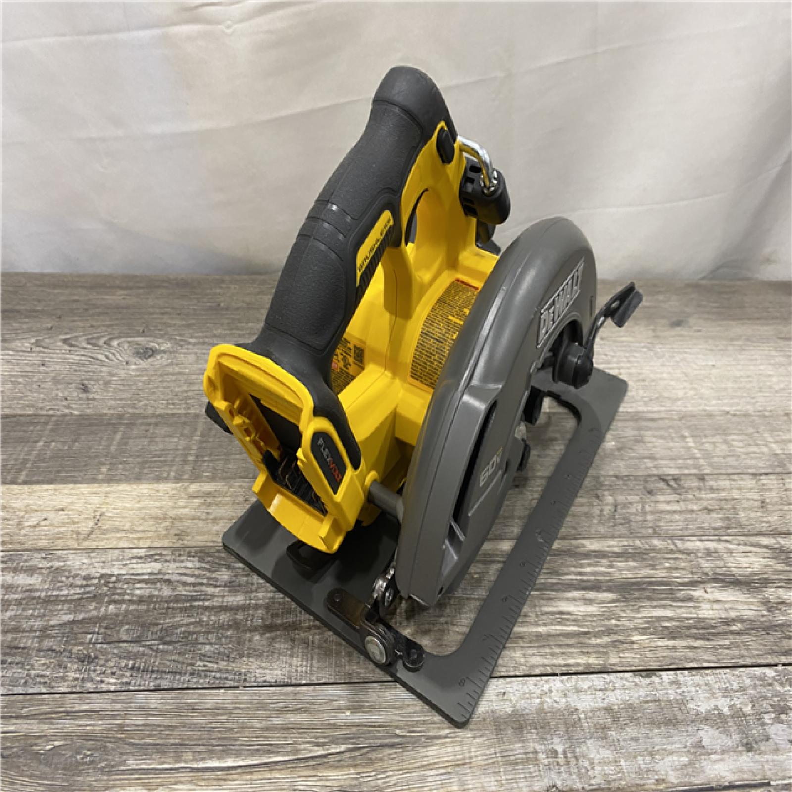 AS-IS DEWALT FLEXVOLT 60V MAX Cordless Brushless 7-1/4 in. Circular Saw with Brake (Tool Only)