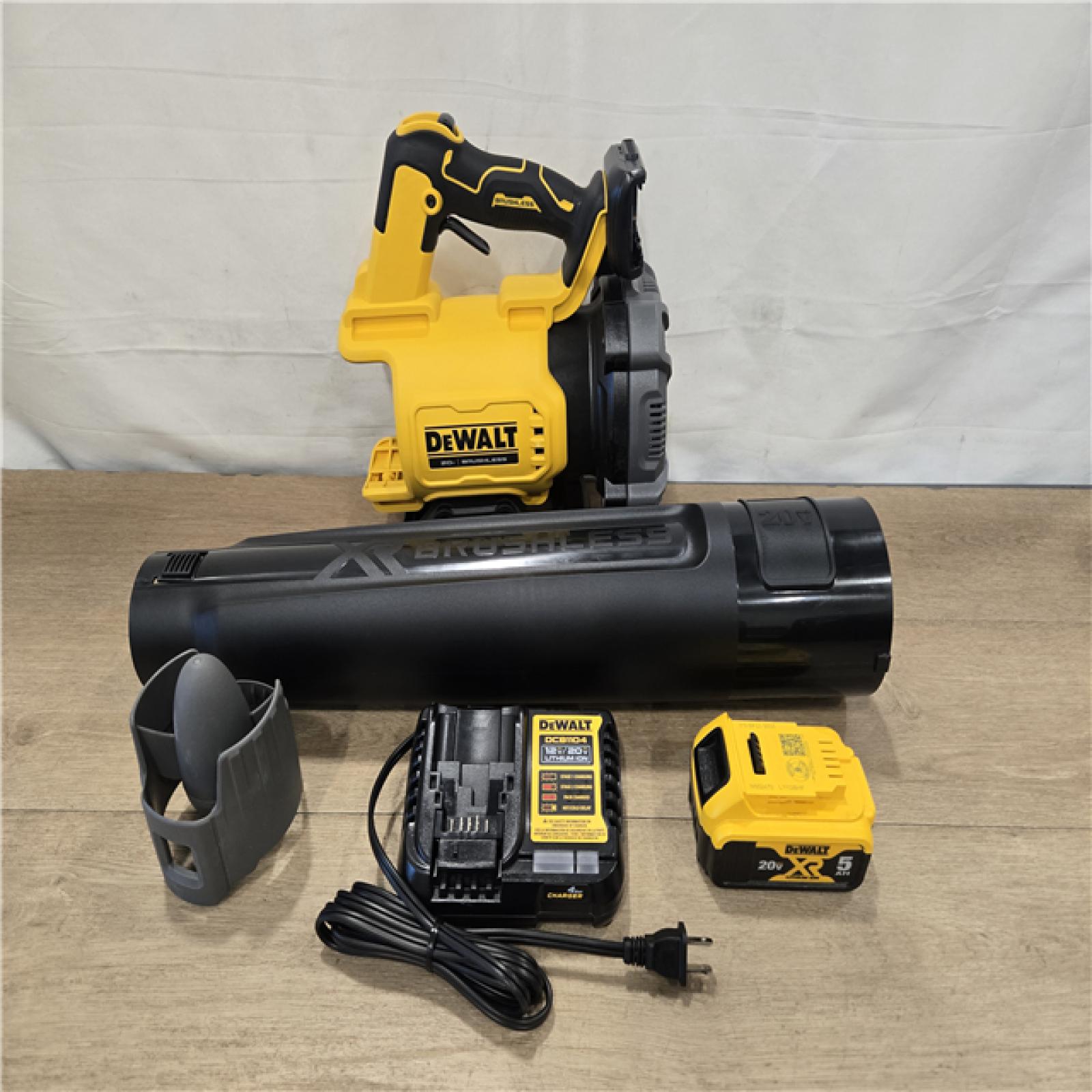AS-IS DEWALT 20V MAX* XR Cordless Handheld Blower Kit
