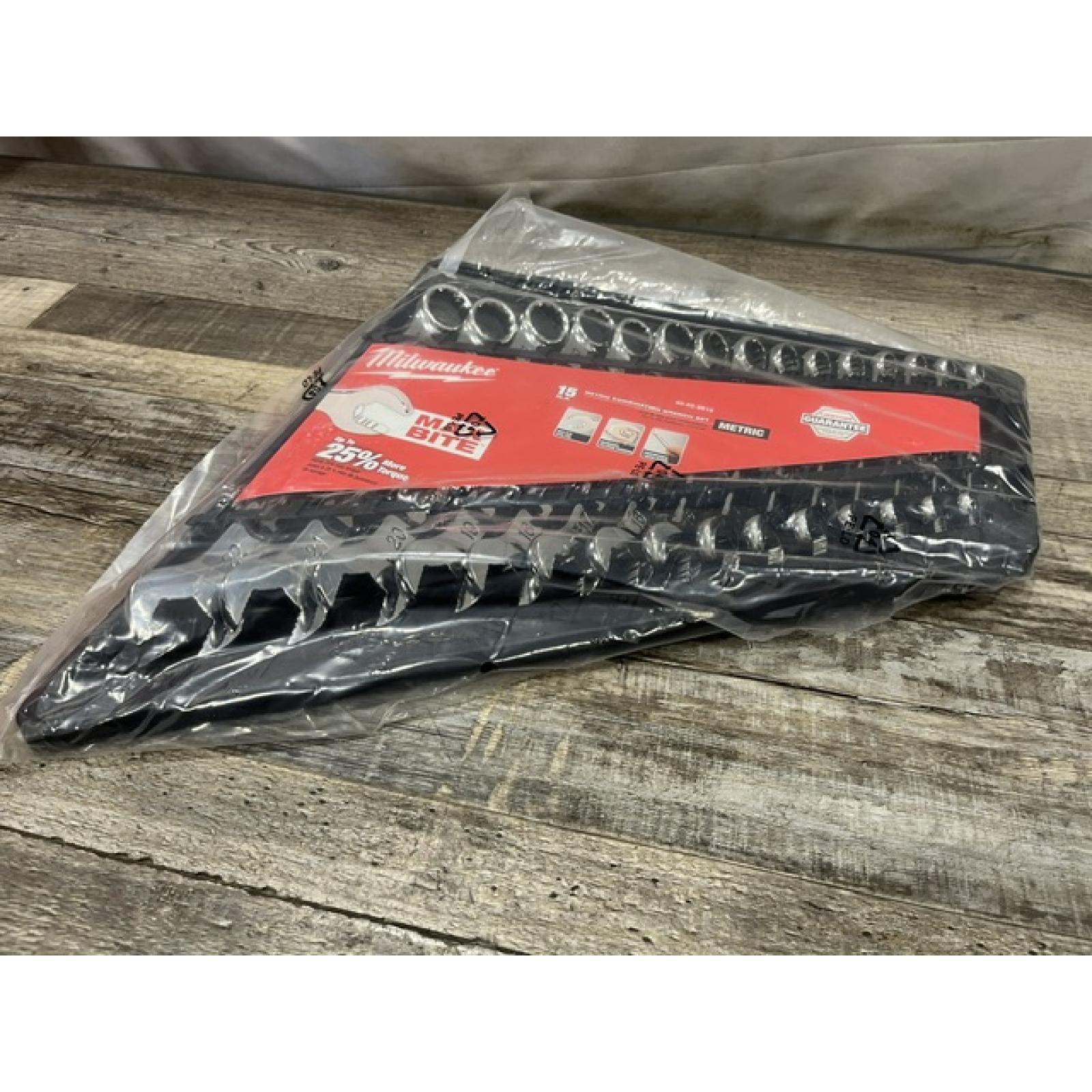 NEW - Milwaukee Metric Ratcheting Combination Wrench Set (15-Piece)