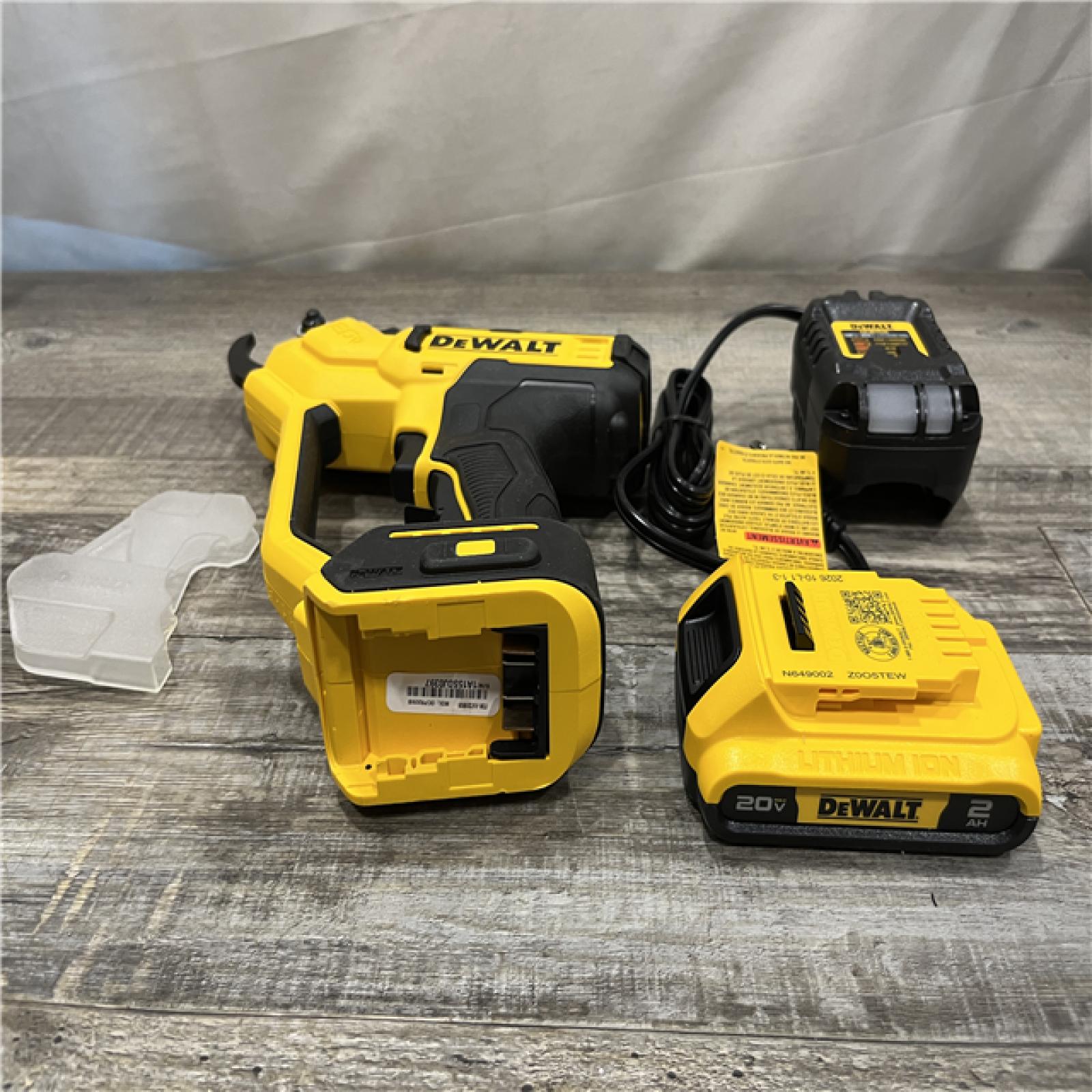 AS-IS DEWALT 20V MAX Cordless Battery Powered Pruner Kit