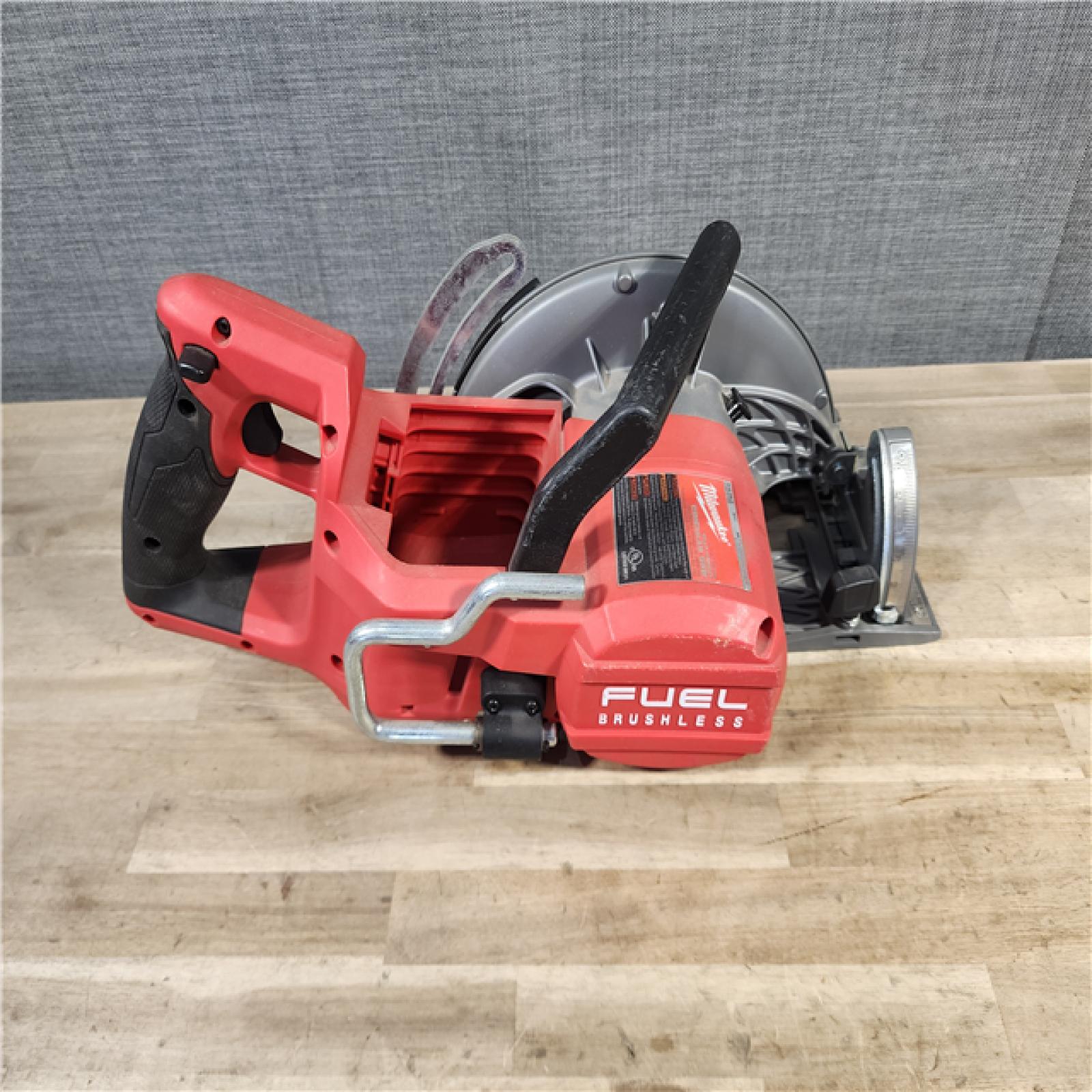 HOUSTON LOCATION - AS-IS Milwaukee 2830-20 Rear Handle Circular Saw M18 FUEL 7-1/4 Cordless Brushless Tool Only