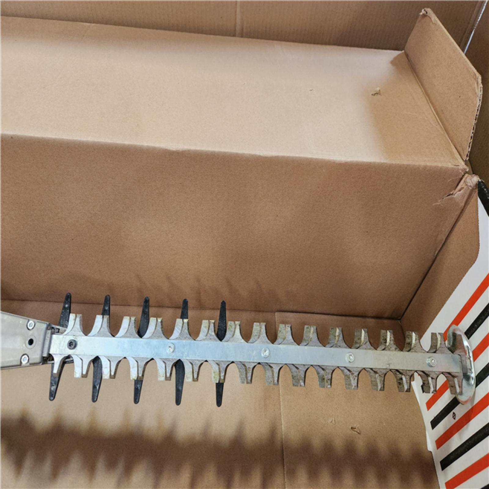 Phoenix LIKE NEW  ECHO 21 in. 21.2 cc Gas 2-Stroke Hedge Trimmer with 20 in. Shaft