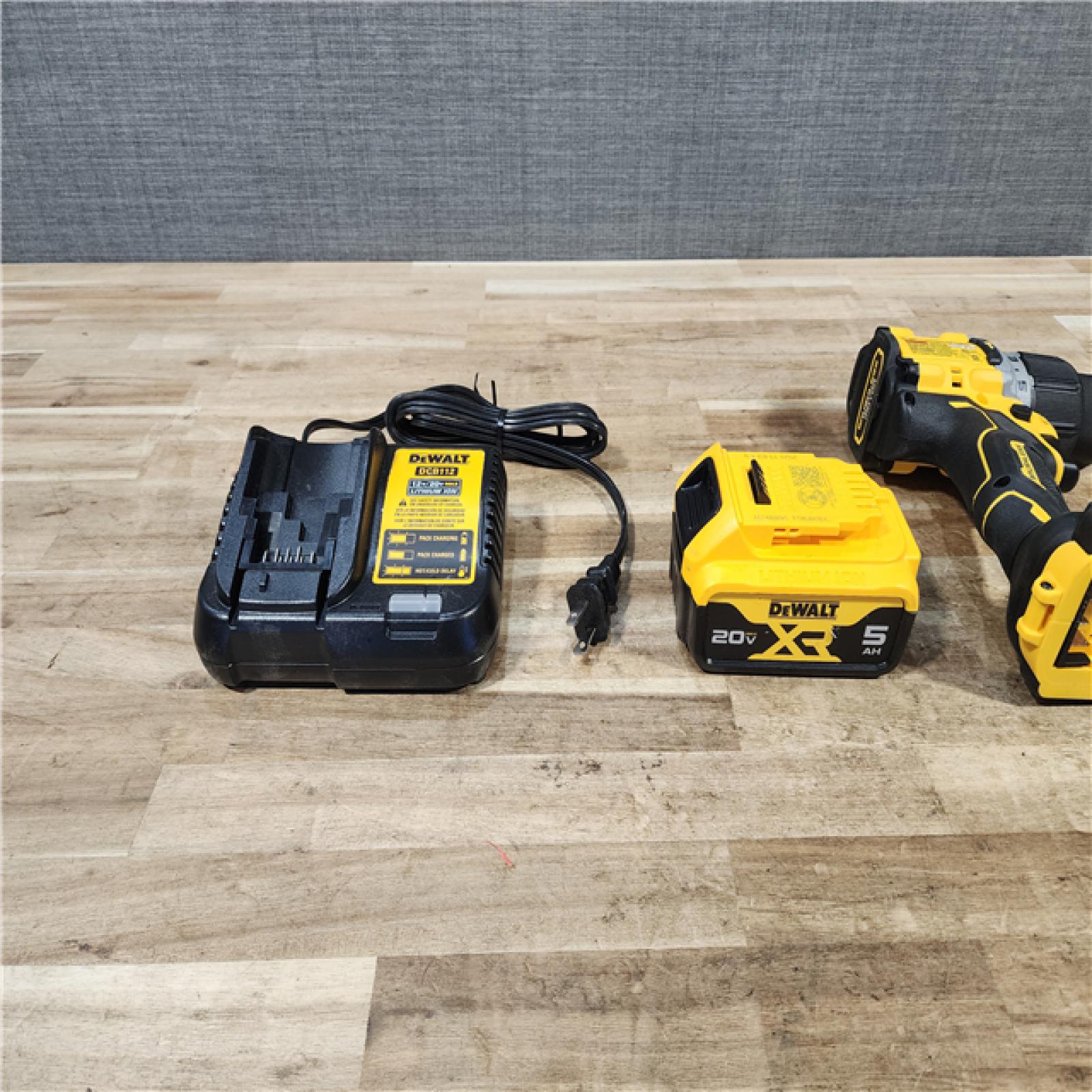 HOUSTON LOCATION - AS - IS DEWALT 20V Compact Cordless 1/2 in. Hammer Drill W/ BATTERY & CHARGER