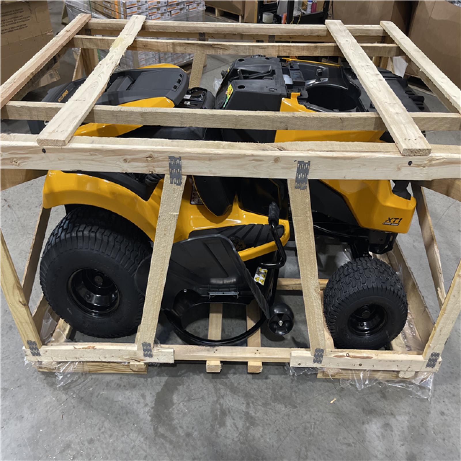 DALLAS LOCATION- CUB CADET XT1 Enduro LT 42 in. 547cc Engine Gas Riding Lawn Mower Tractor