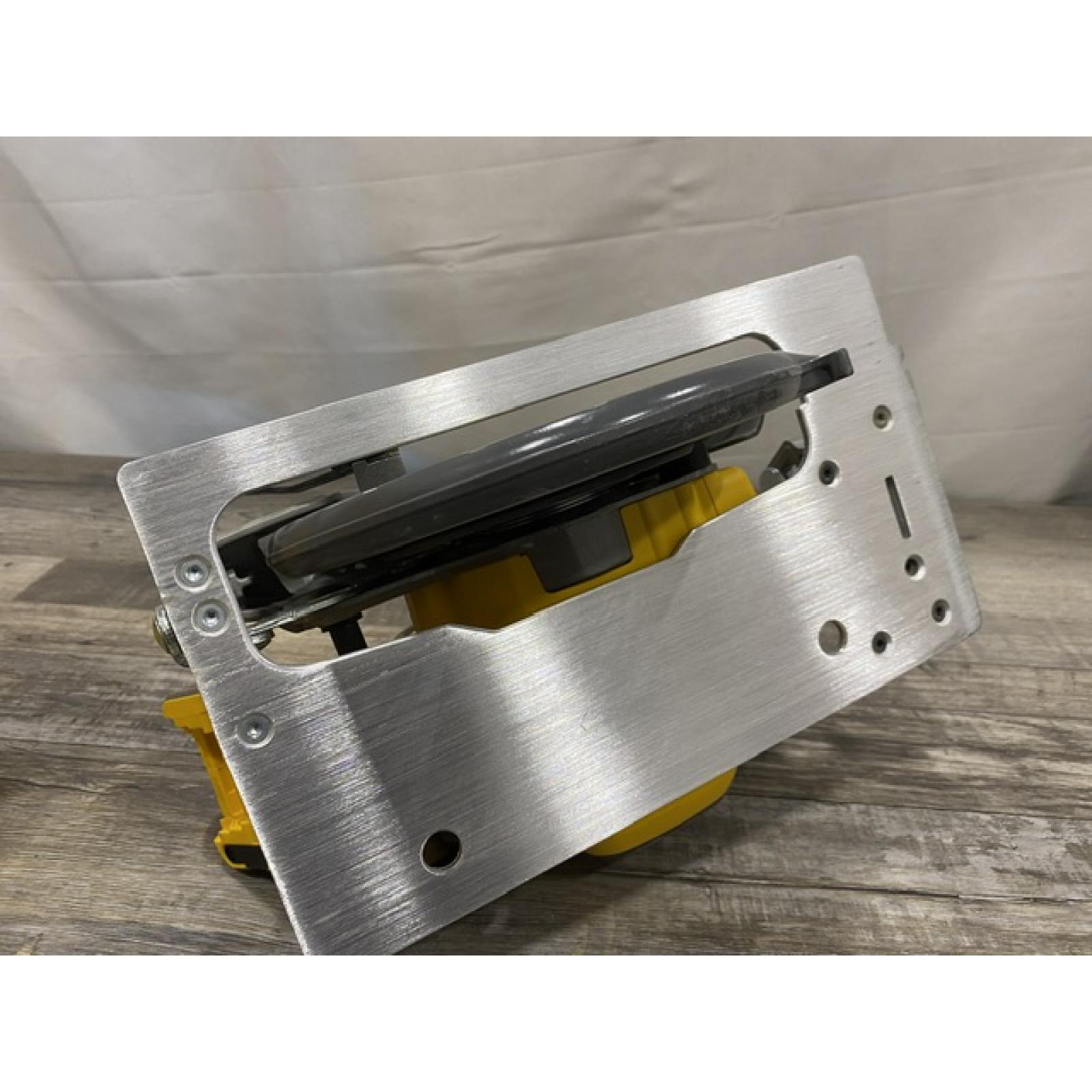 AS-IS DEWALT 20-Volt MAX 7-1/4 in. Cordless Circular Saw (Tool Only)