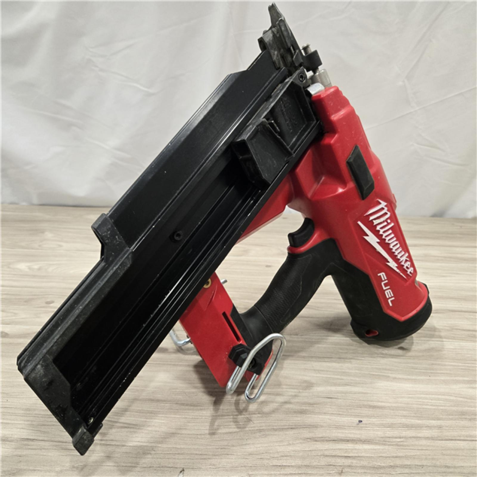 AS-IS Milwaukee 2744-20 M18 FUEL 18V 21-Degree Cordless Framing Nailer (Tool-Only)