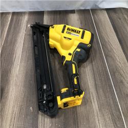 AS-IS DEWALT 20V MAX XR Lithium-Ion Cordless 2-1/2 in. 15-Gauge Finish Nailer Kit