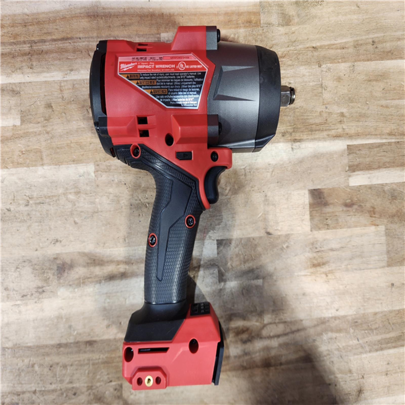 HOUSTON LOCATION - AS-IS (APPEARS LIKE NEW) Milwaukee FUEL 18V Lithium-Ion Brushless Cordless 1/2 in. Impact Wrench w/Friction Ring Kit