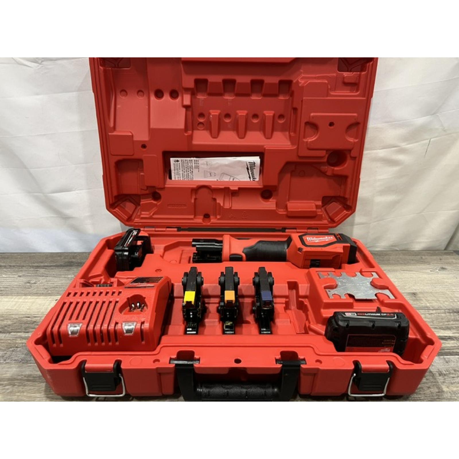 AS-IS Milwaukee 18V Lithium-Ion Cordless Short Throw PEX Press Tool Kit