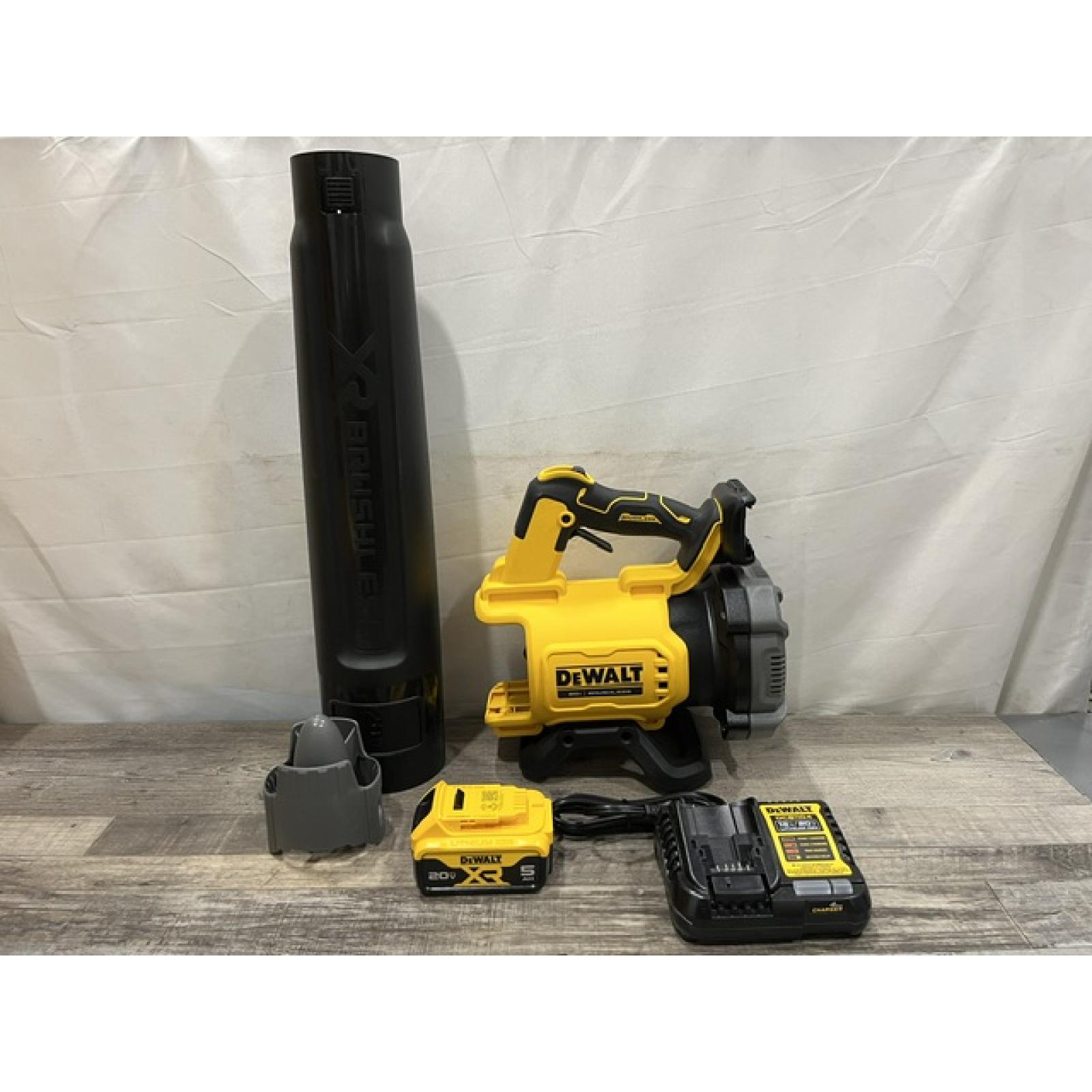 AS-IS DEWALT 20V MAX* XR Brushless Cordless Handheld Blower Kit