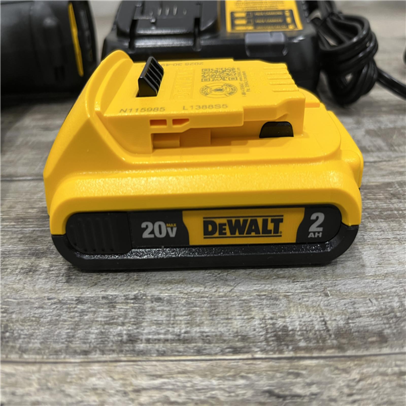 AS-IS DEWALT 20V MAX Cordless Battery Powered Pruner Kit