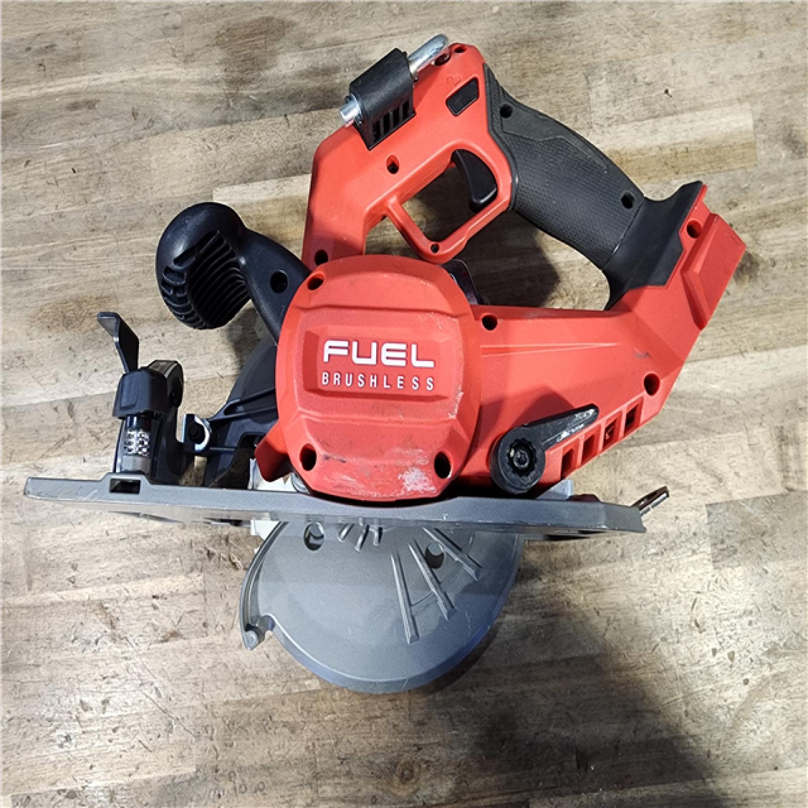 HOUSTON LOCATION - AS-IS Milwaukee M18 FUEL 7-1/4 Inch Circular Saw (Bare Tool)