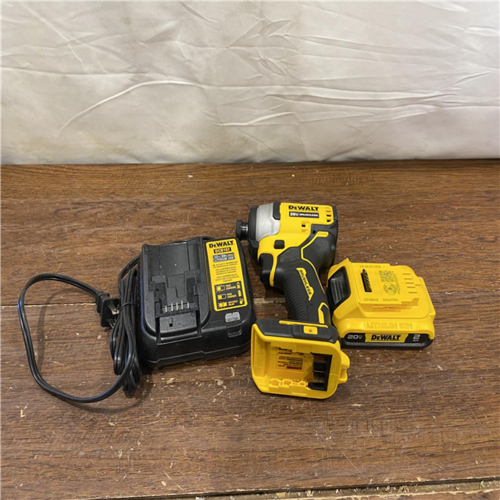 AS-IS DeWALT ATOMIC 20V MAX Cordless Compact Impact Driver Kit W/ Li-Ion Battery, 1/4, Brushless