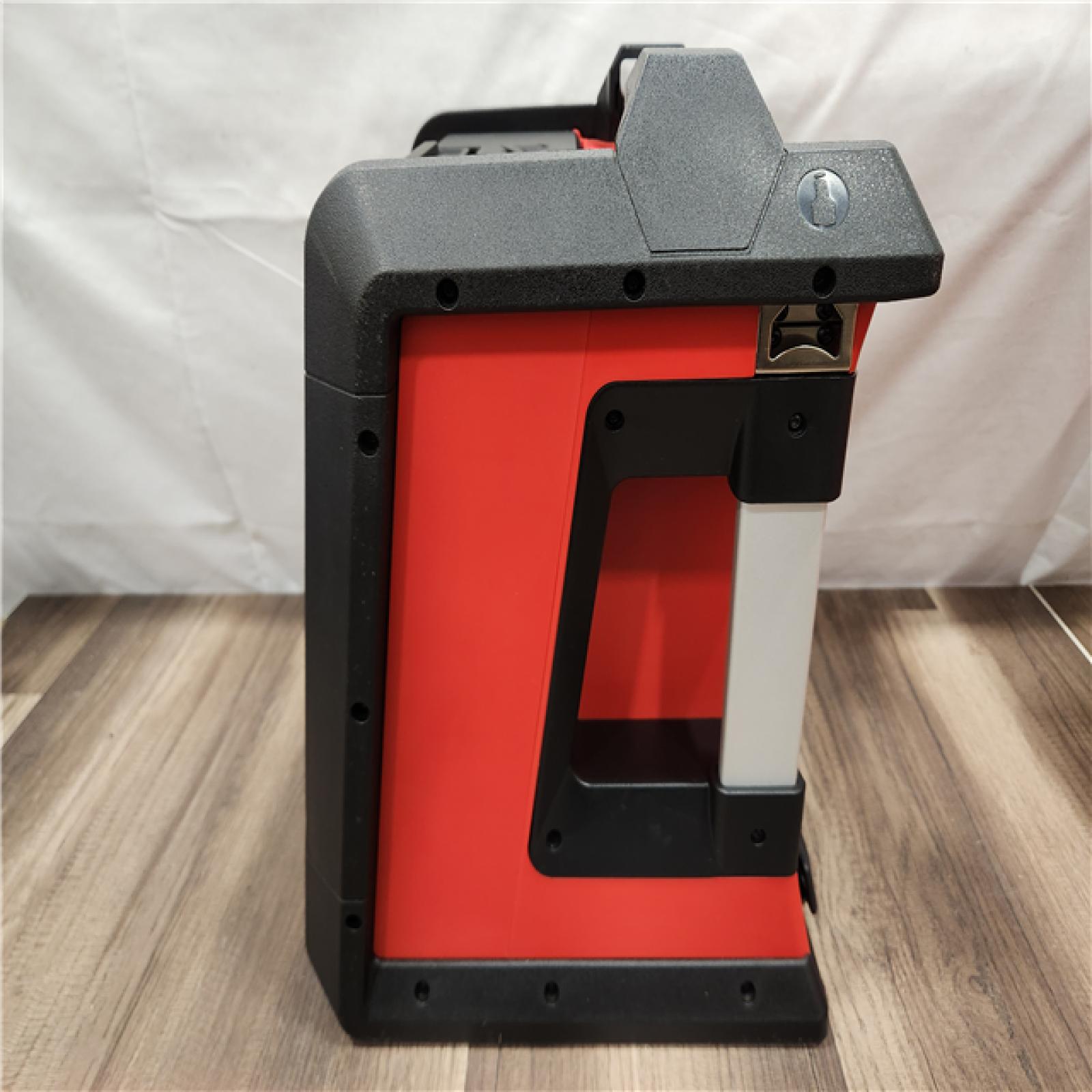 AS-IS- Milwaukee M18 Lithium-Ion Cordless Jobsite Radio/Charger