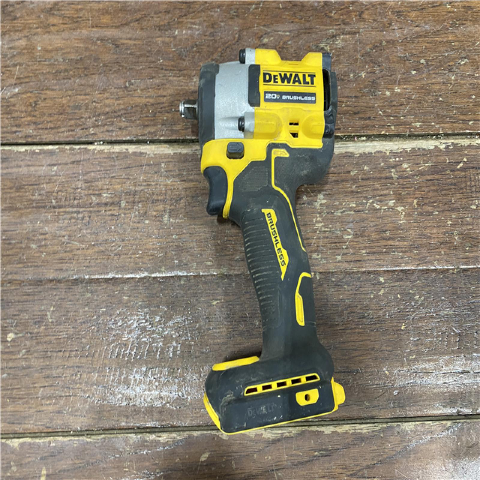 AS-IS DeWalt 20V MAX ATOMIC 3/8 in. Cordless Brushless Compact Impact Wrench Tool Only