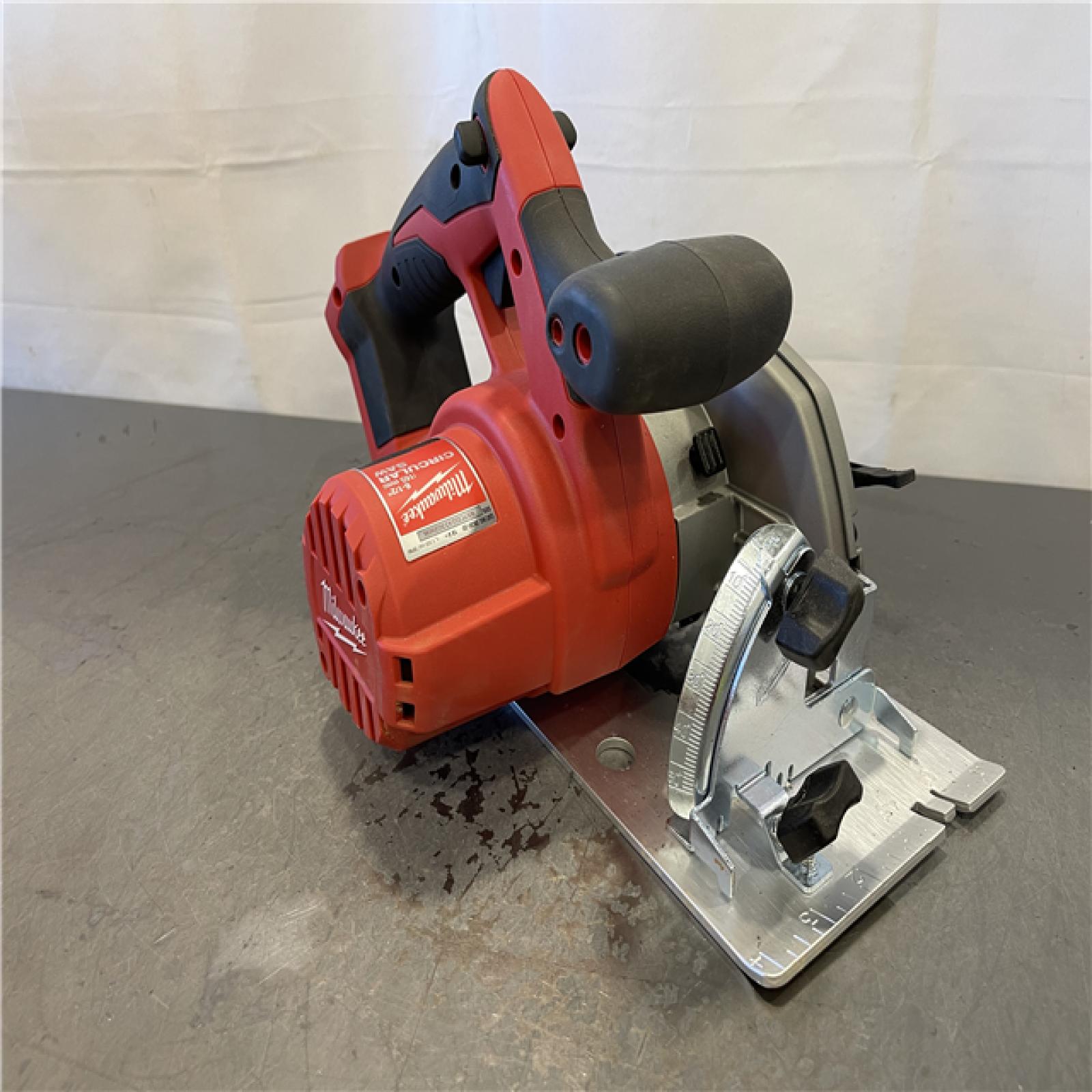AS-IS - Milwaukee M18 18V Lithium-Ion Cordless 6-1/2 in. Circular Saw