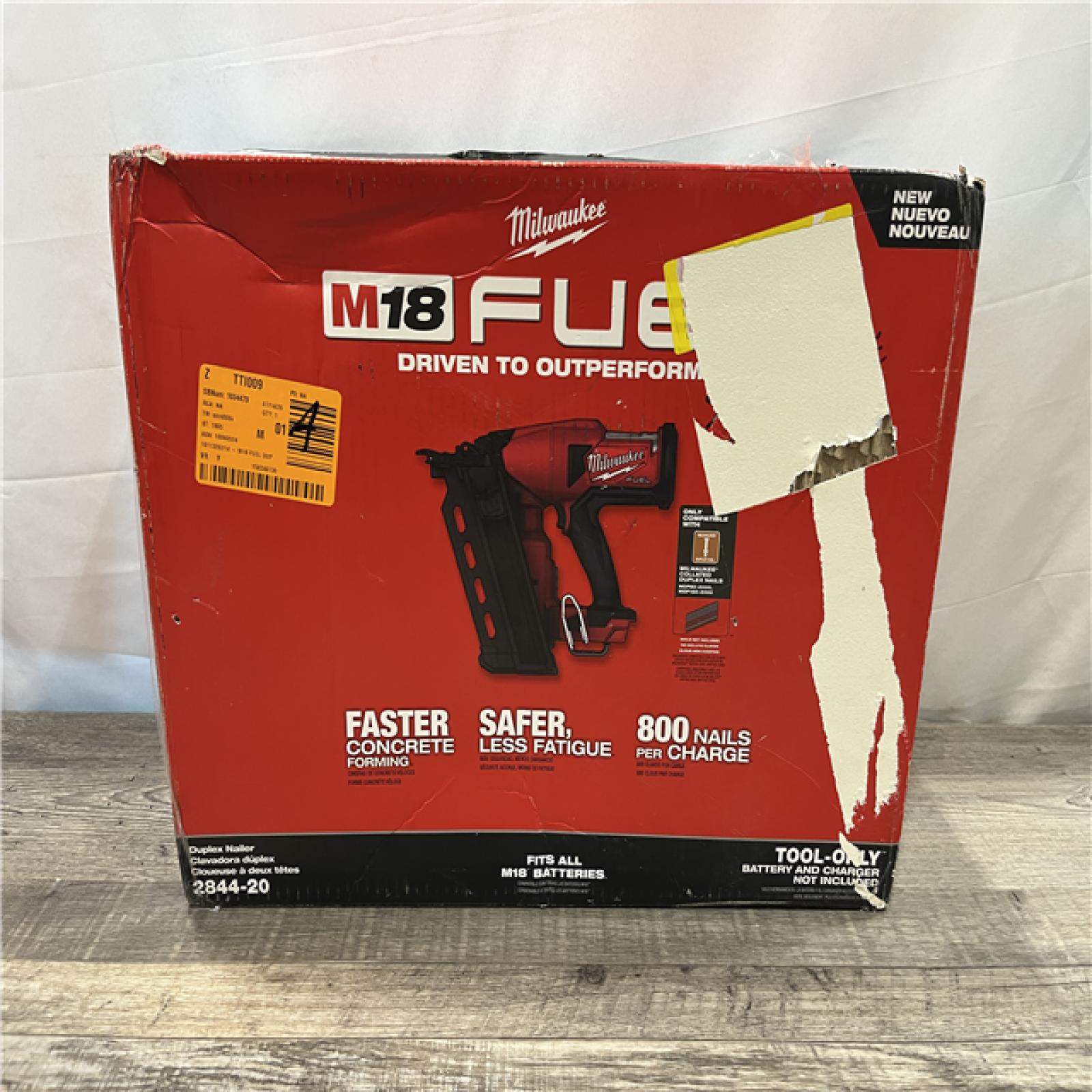 NEW - Milwaukee FUEL 18-Volt Brushless Lithium-Ion Cordless 21-Degree Duplex Nailer (Tool-Only)