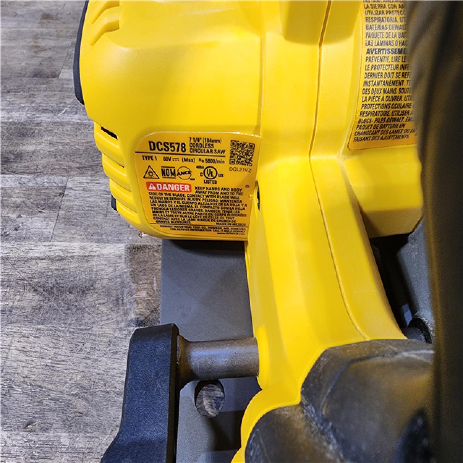 HOUSTON LOCATION - AS-IS DeWALT Flexvolt Max 7-1/4  60V Brushless Circular Saw DCS578B (Bare Tool)