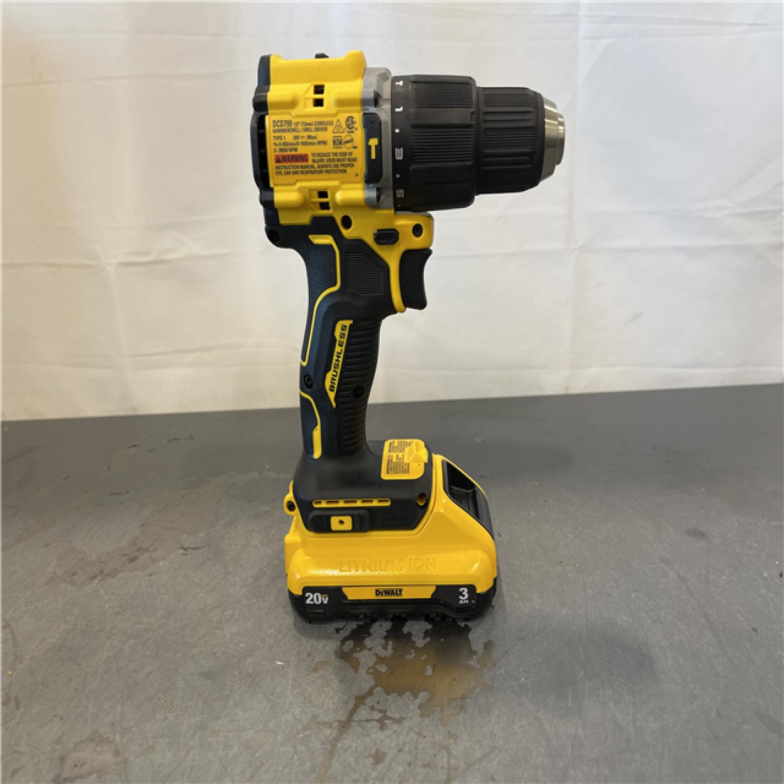AS-IS - DEWALT ATOMIC 20V Cordless 1/2 in. Compact Hammer Drill Kit