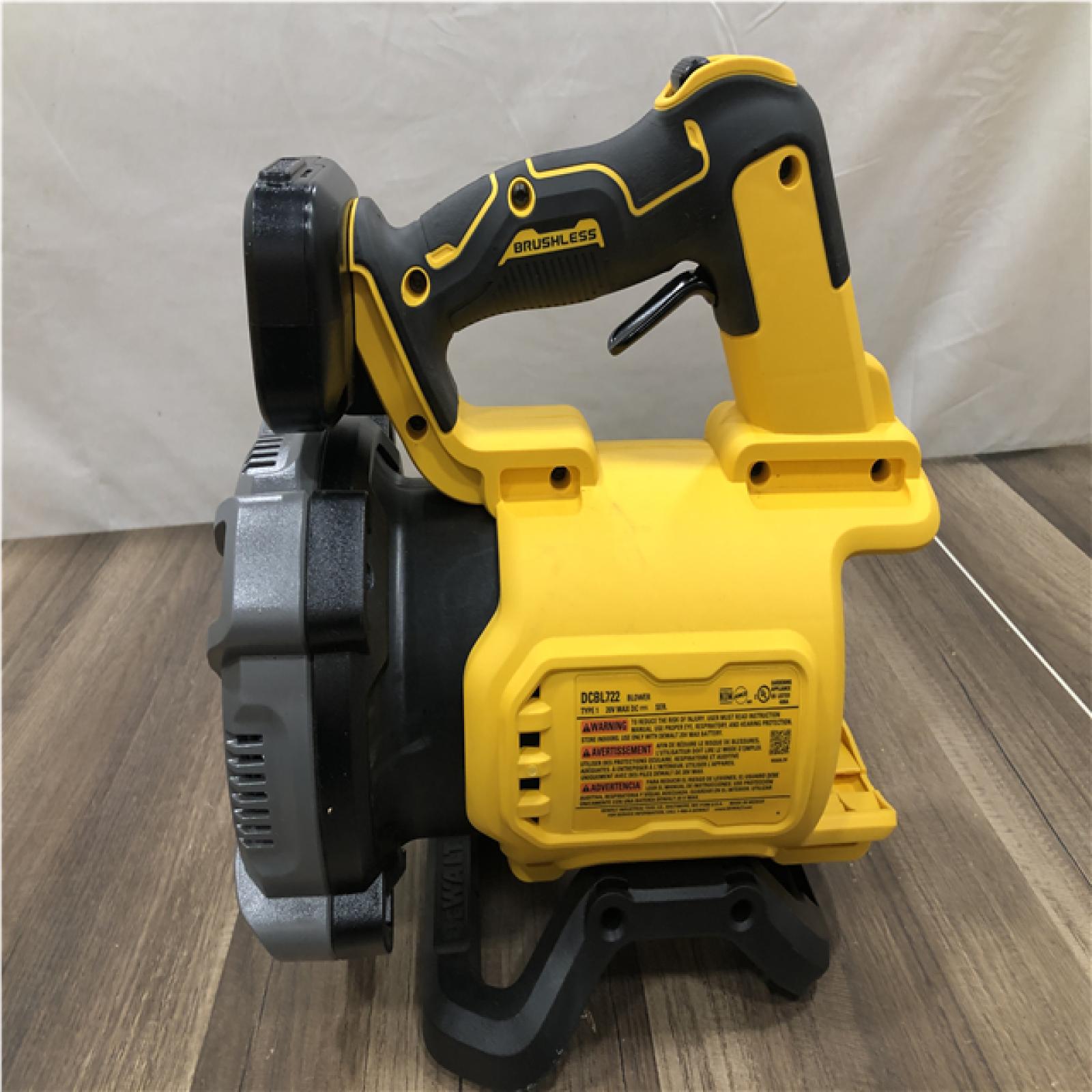 AS-IS DEWALT 20V MAX* XR Brushless Cordless Handheld Blower Kit