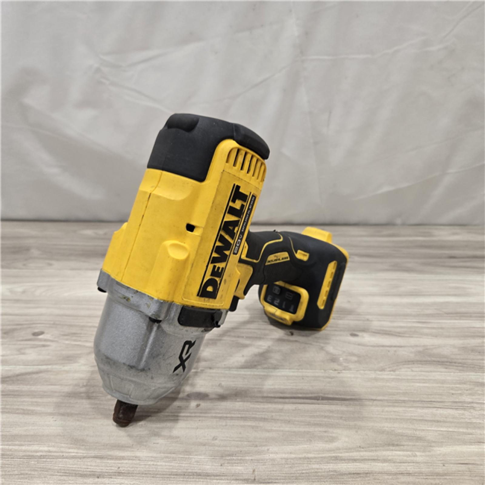 AS-IS Dewalt 20V MAX Lithium-Ion Cordless 1/2 in. Impact Wrench Kit