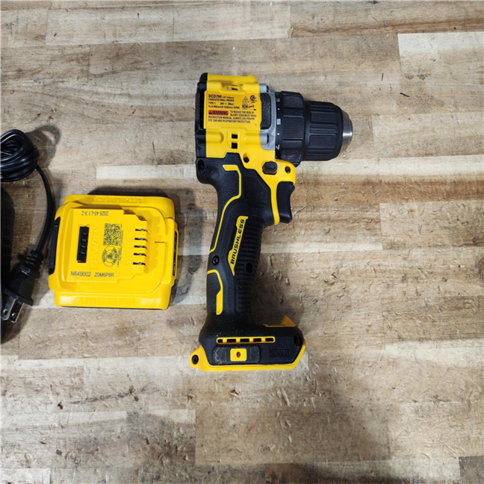 HOUSTON LOCATION - AS - IS DEWALT Atomic 20V Lithium-Ion Cordless Compact 1/2 in. Drill/Driver Kit