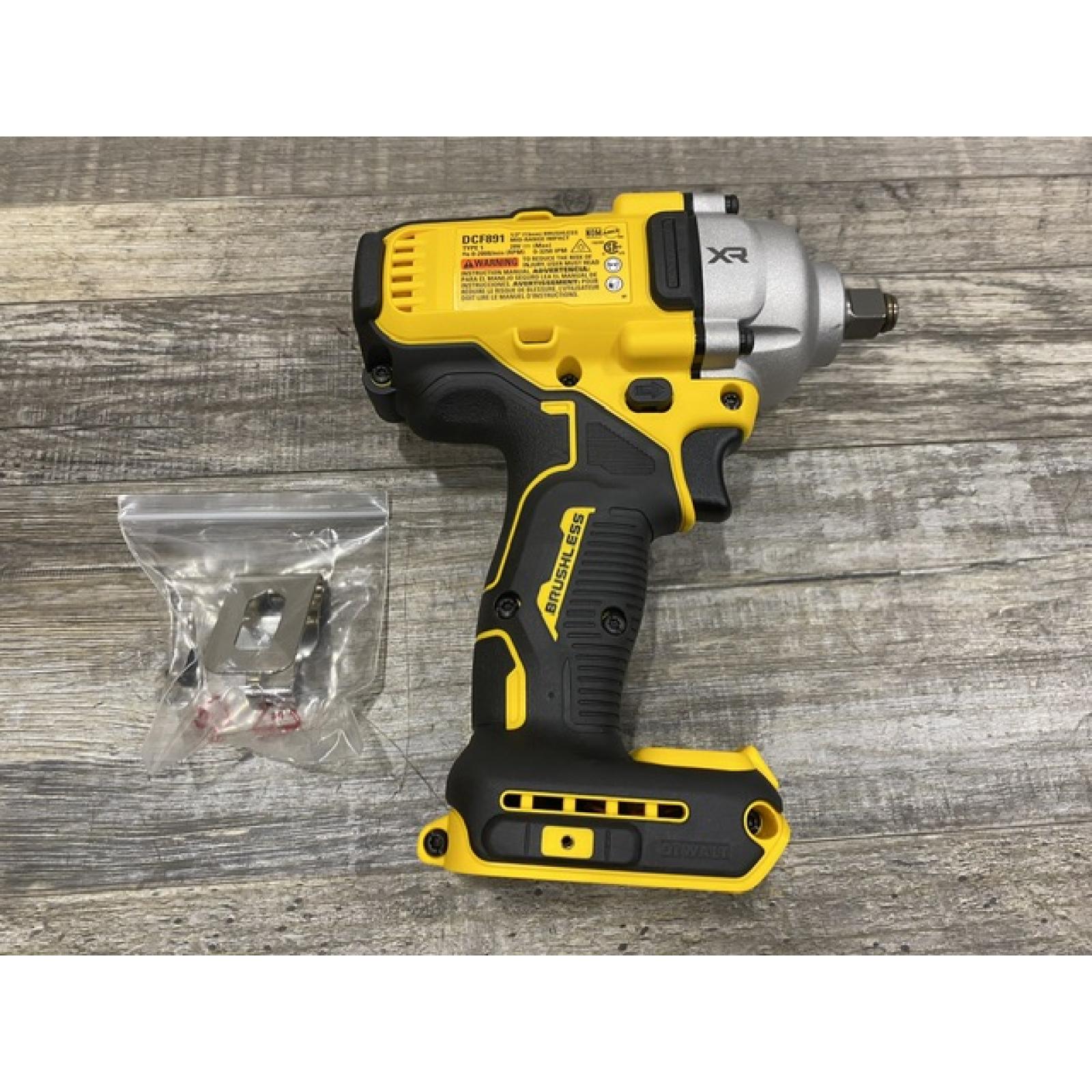LIKE NEW - DEWALT 20V MAX XR Cordless 1/2 in. Impact Wrench (Tool Only)