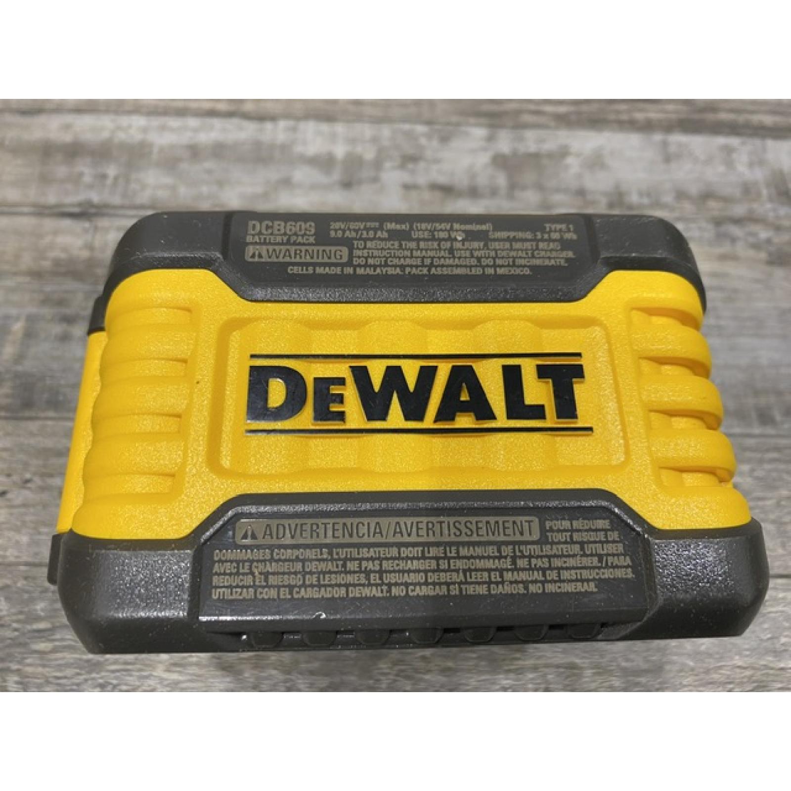 AS-IS DEWALT 20V/60V MAX FLEXVOLT Lithium-Ion 9.0Ah Battery and Charger Starter Kit
