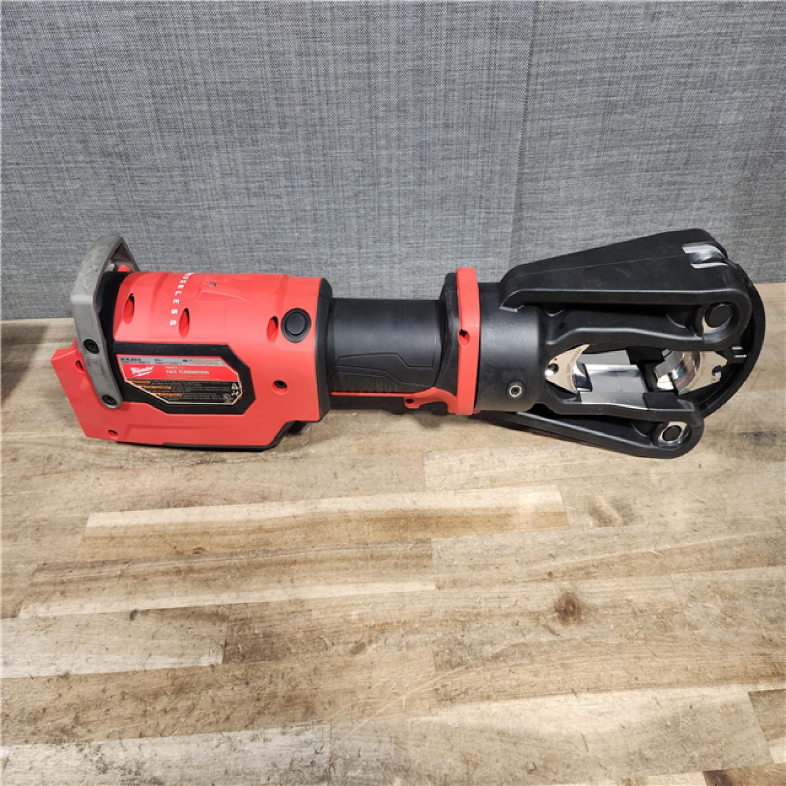 HOUSTON LOCATION - AS-IS M18 18-Volt 15-Ton Lithium-Ion Cordless FORCE LOGIC Utility Crimper with 2-Batteries, Charger Tool Bag