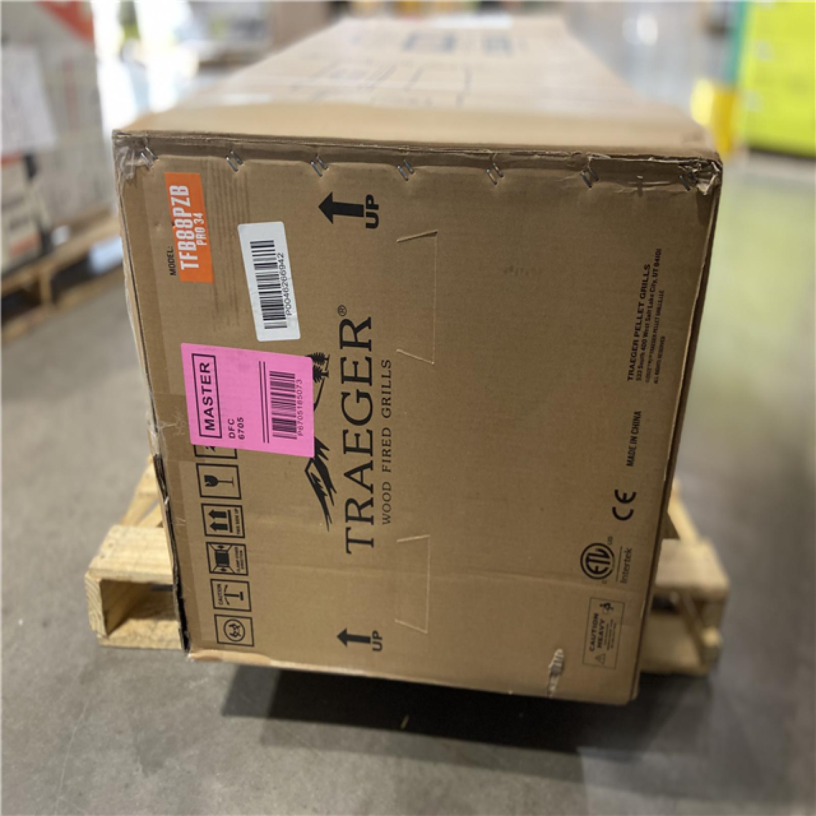 DALLAS LOCATION - Traeger Pro Series 34-Pellet Grill and Smoker in Bronze