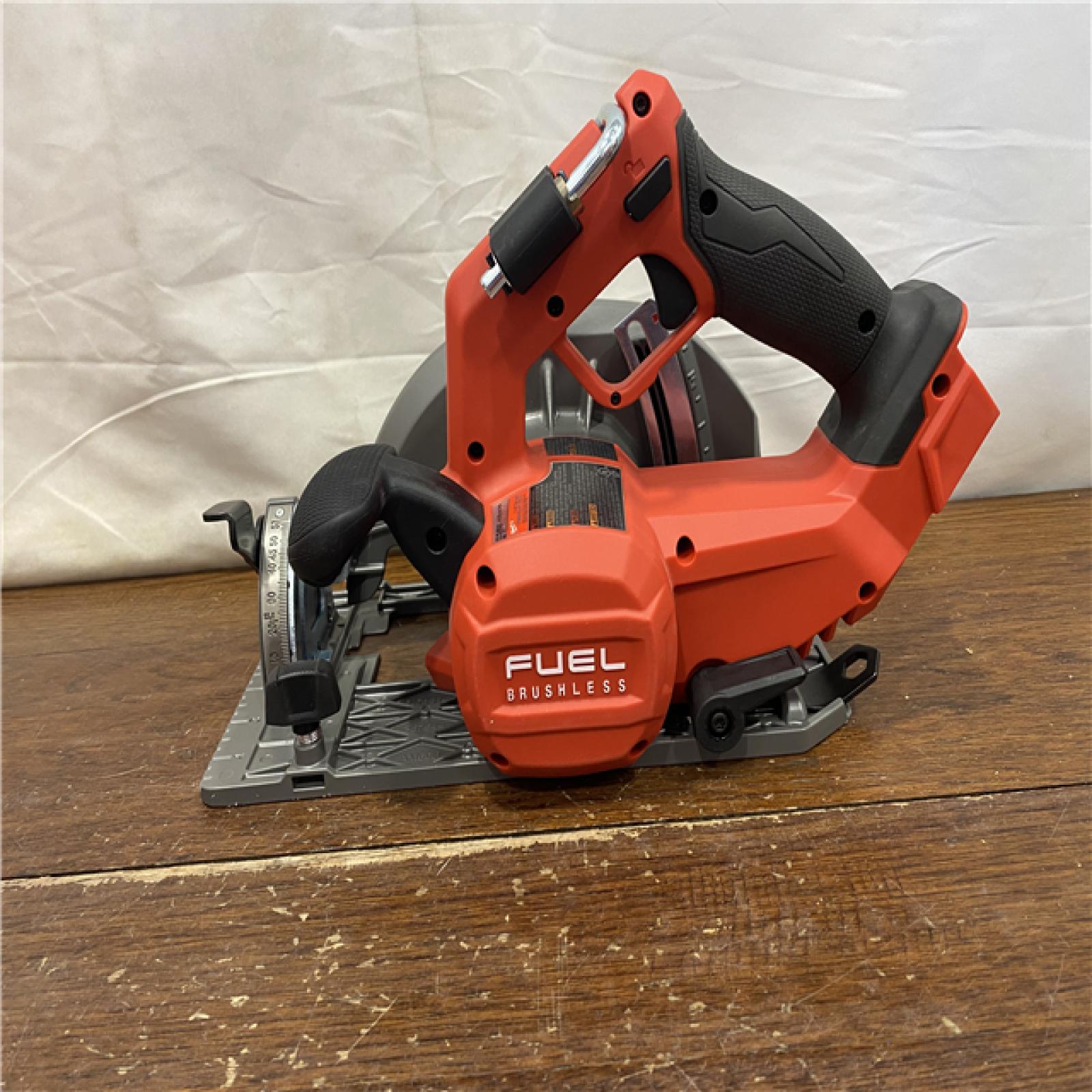 AS-IS Milwaukee Tools M18 FUEL 7-1/4 Circular Saw (Tool Only) 2834-20