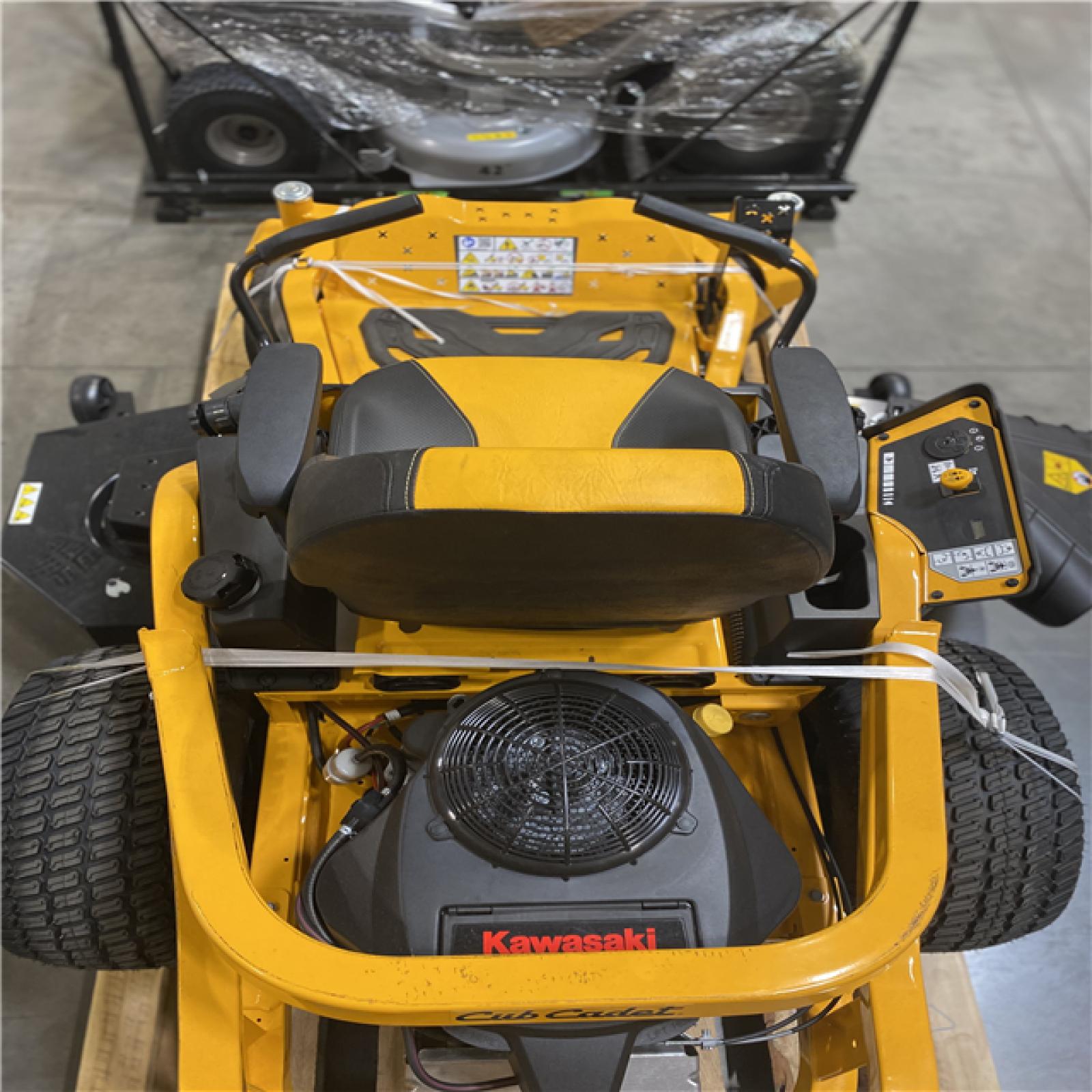 Dallas Location - As-Is Cub Cadet Ultima ZT2 60 in.Gas Riding Lawn Mower