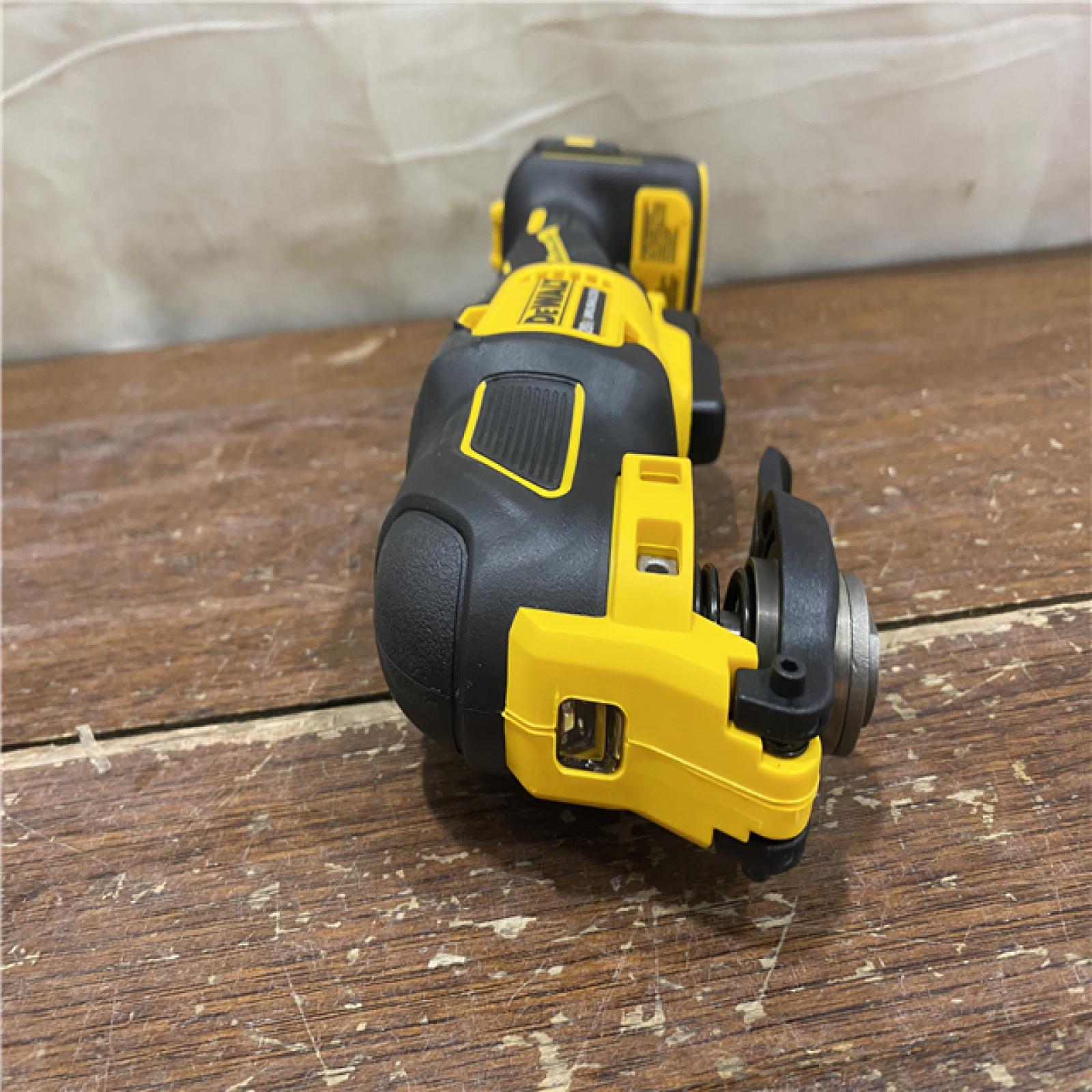 AS-IS DEWALT ATOMIC 20V MAX Cordless Brushless Oscillating Multi Tool (Tool Only)