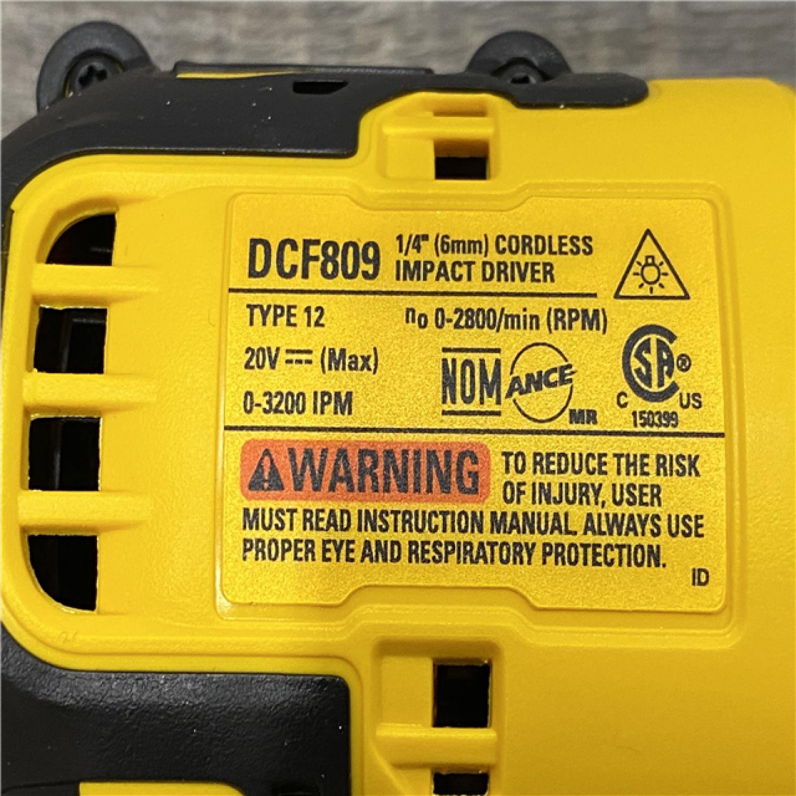 LIKE NEW - DEWALT Atomic 20V Max Lithium-Ion Brushless Cordless Compact 1/4 in. Impact Driver Kit