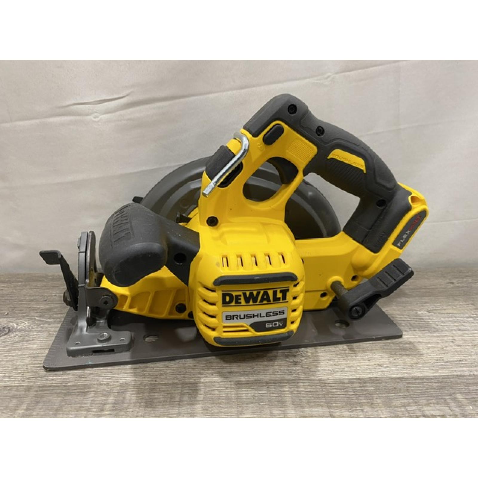 AS-IS DEWALT FLEXVOLT 60V MAX Cordless Brushless 7-1/4 in. Circular Saw with Brake (Tool Only)