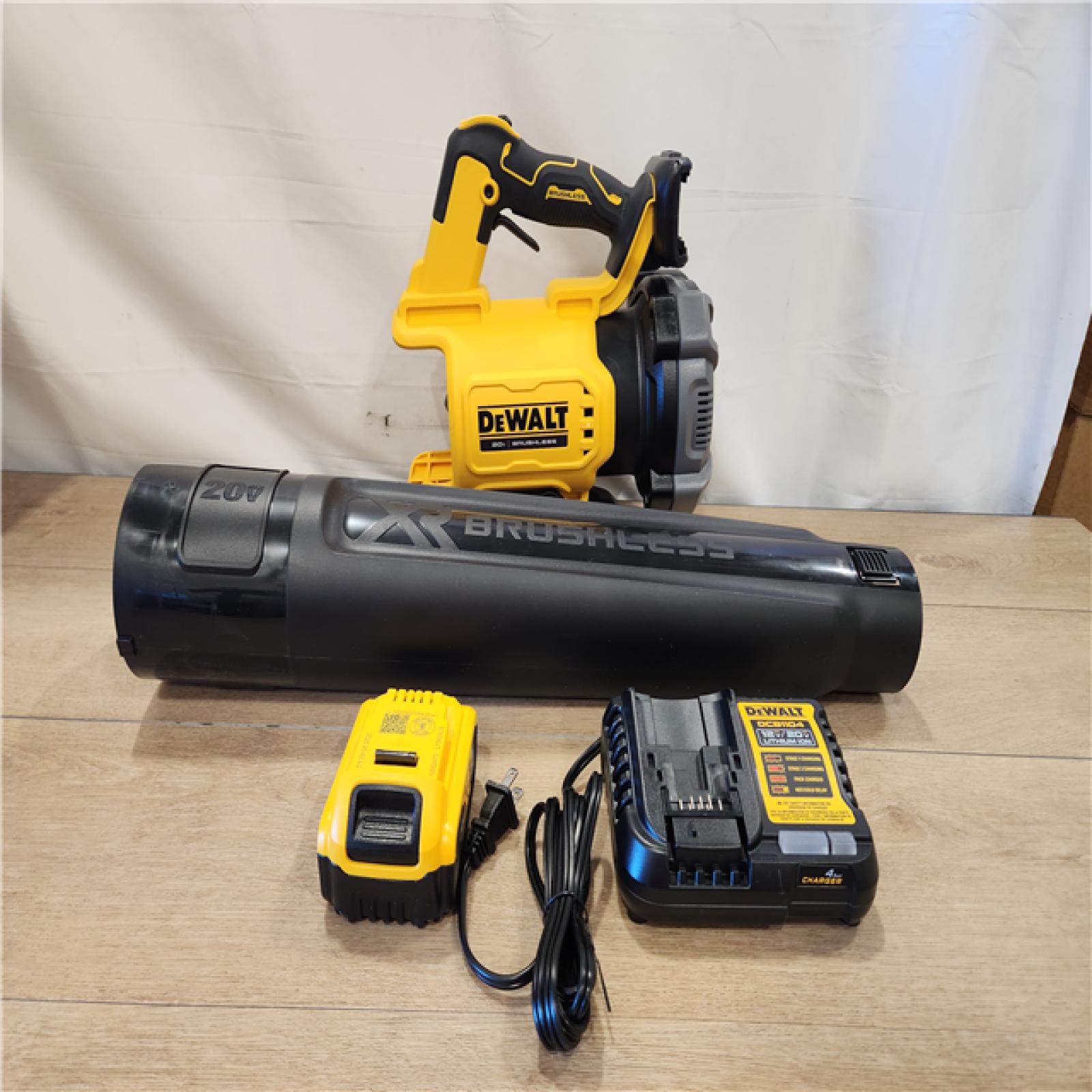 AS-IS- DEWALT 20V MAX* XR Brushless Cordless Handheld Blower Kit