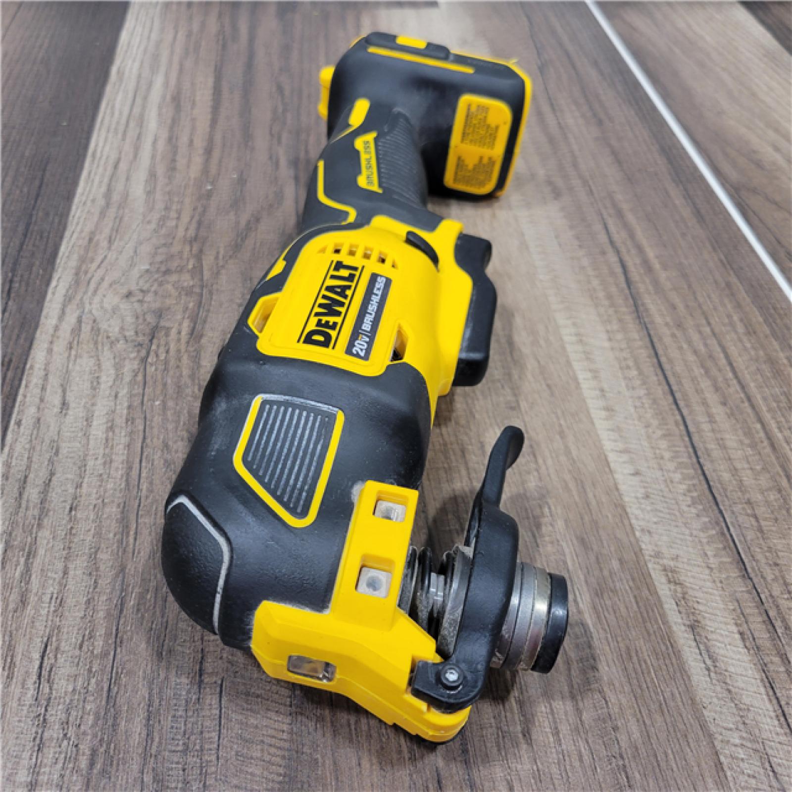 AS-IS DEWALT ATOMIC 20V MAX Cordless Brushless Oscillating Multi Tool (Tool Only)