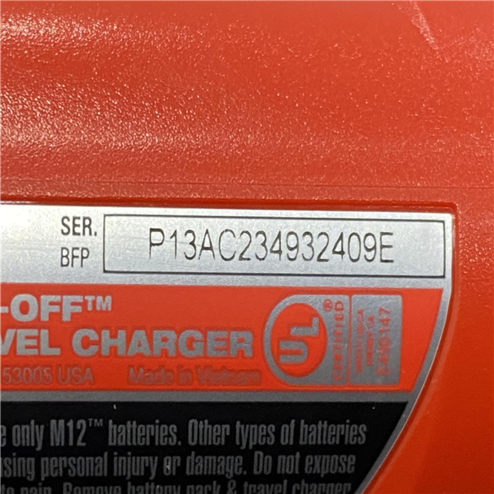 AS-IS Milwaukee Women's Medium 12-Volt Lithium-Ion Cordless AXIS Black Heated Quilted Jacket Kit