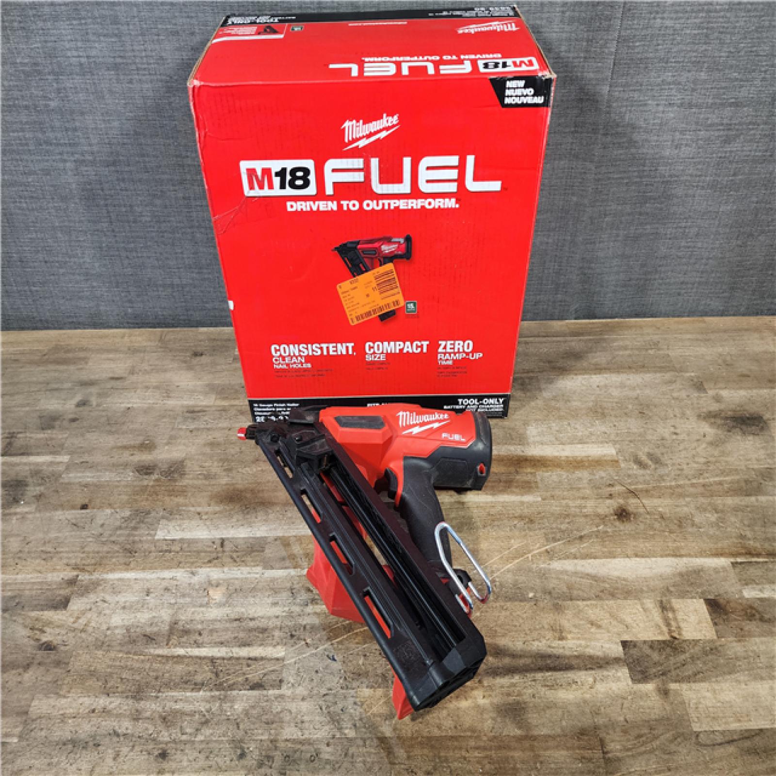 HOUSTON LOCATION - AS-IS Milwaukee 2839-20 M18 FUEL 15 Ga. 18 Volt Brushless Angled Finish Nailer (TOOL ONLY)