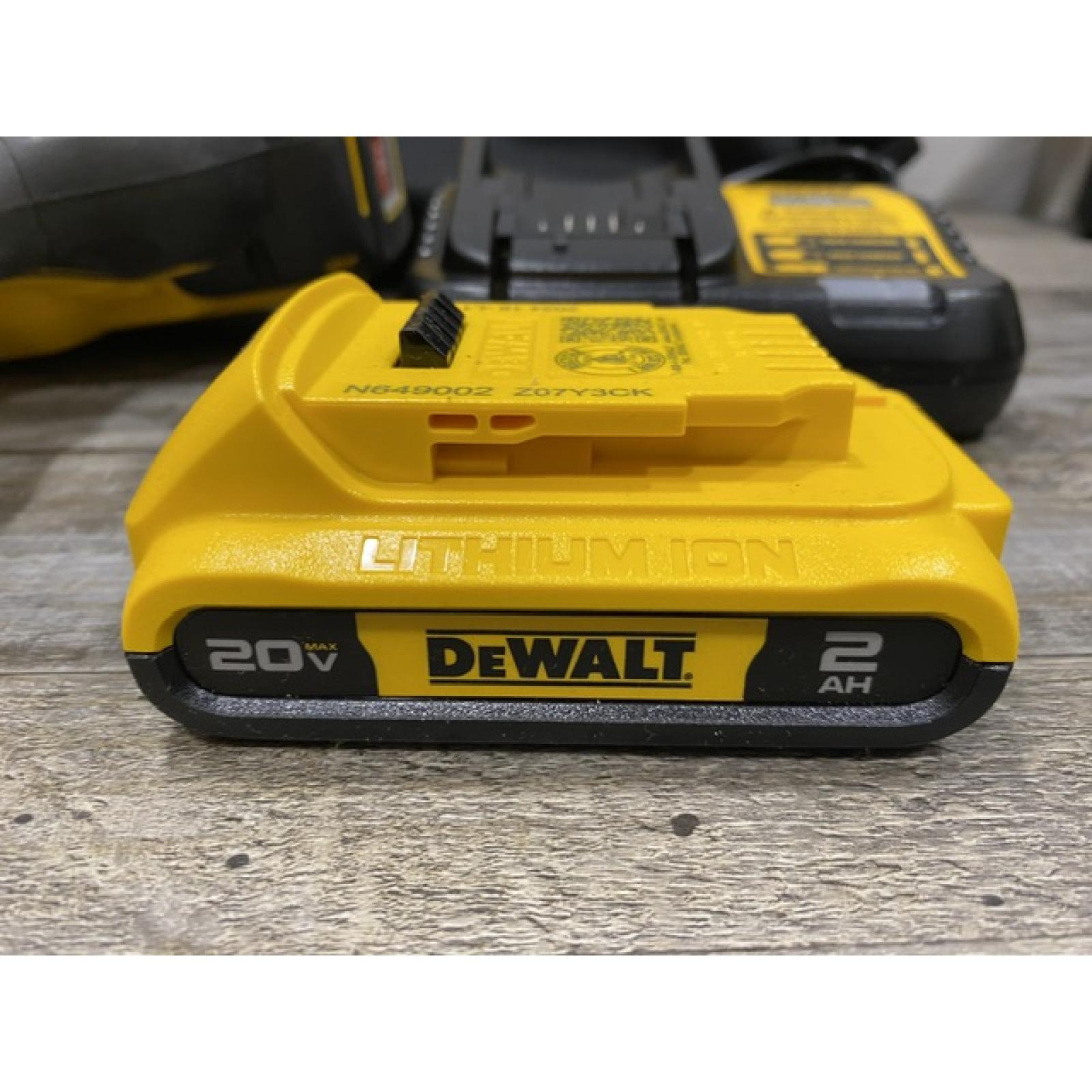 AS-IS DEWALT 20V MAX XR Lithium-Ion Cordless 18-Gauge Narrow Crown Stapler Kit